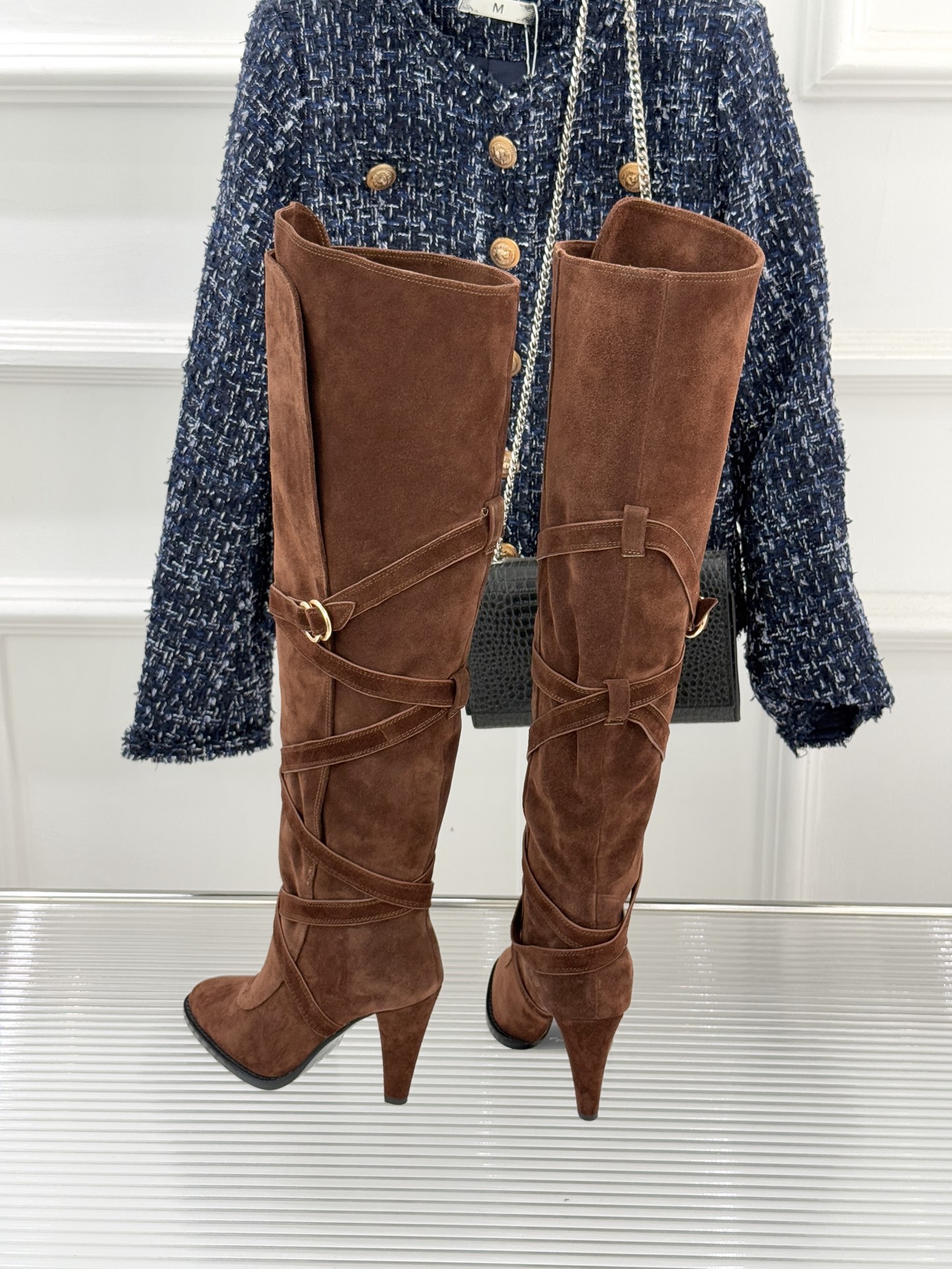 Saint Lauren*圣罗兰25WF新品皮带扣高跟长靴当法式奢感撞上机能美学这款高跟长靴以“神靴”姿