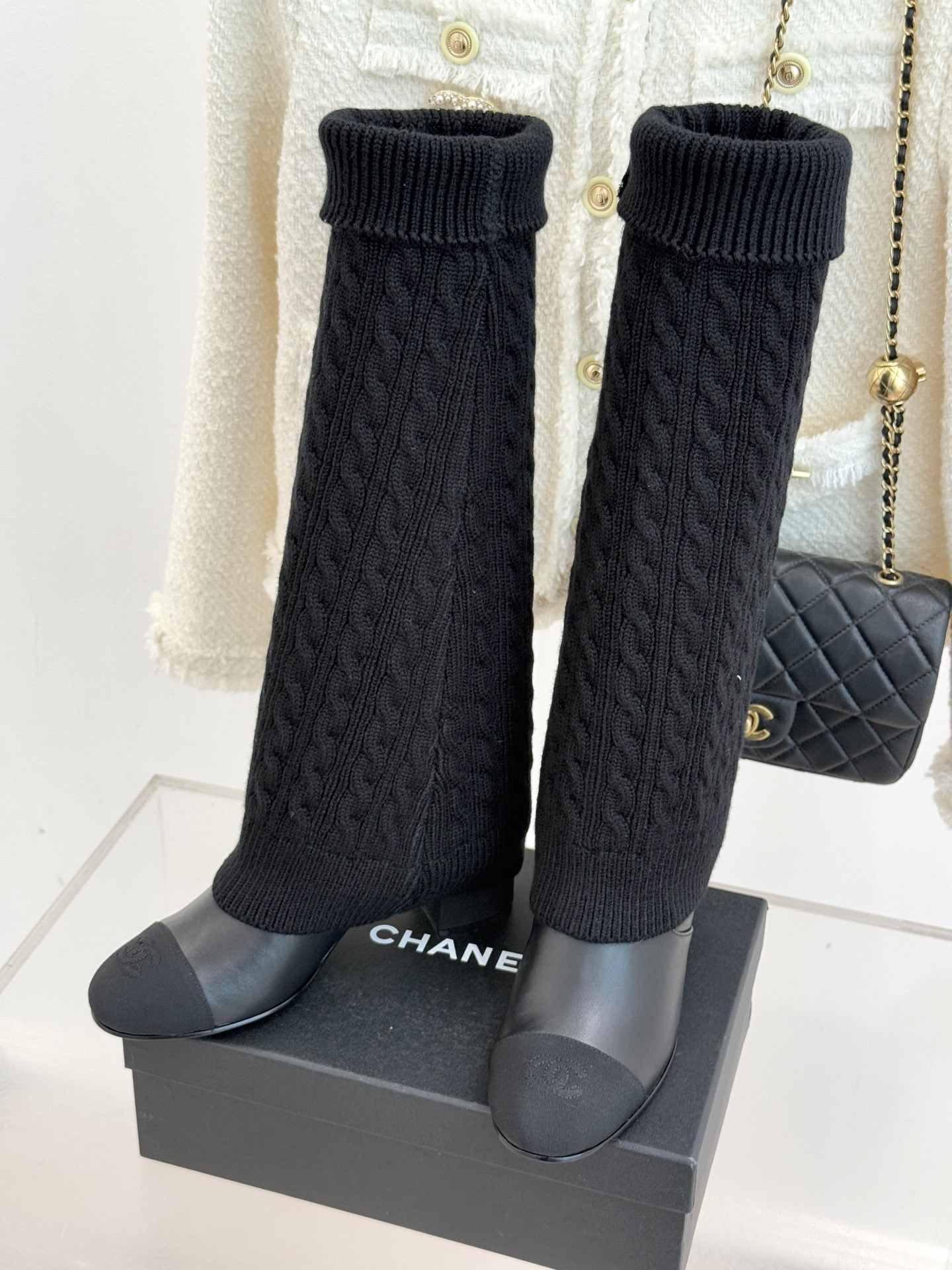 CHANE*｜小香经典链条针织两穿法袜子靴裤管靴当针织的柔糯邂逅链条的冷冽这双裤管靴以双重穿法打破边界将