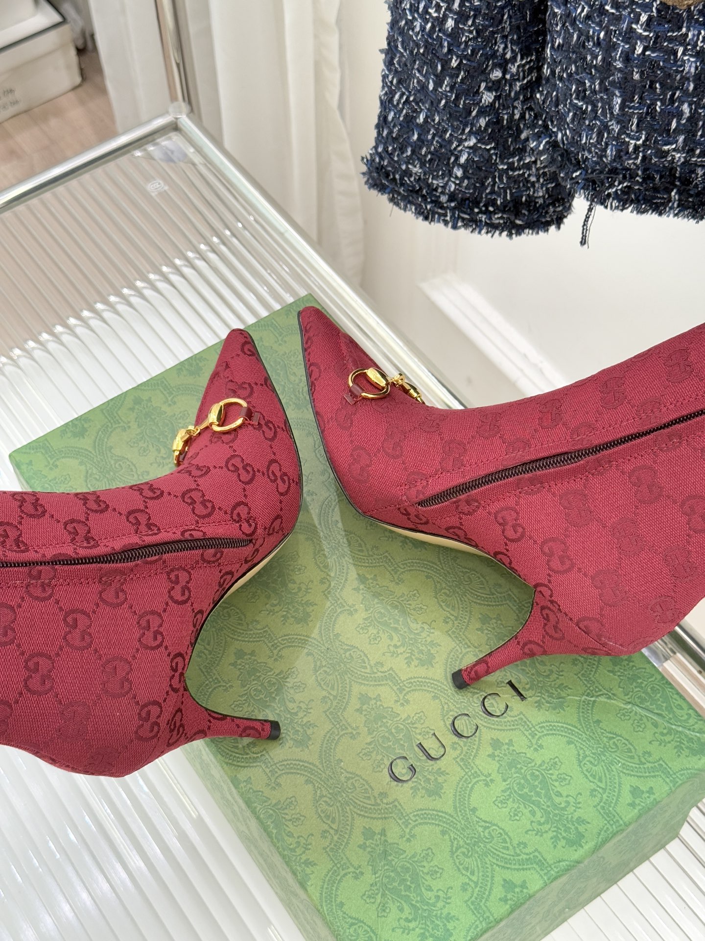 Gucci/古驰25WF新品马衔扣尖头侧拉链高跟短靴它以标志性的马衔扣为点睛之笔彰显着品牌深厚的马术传承