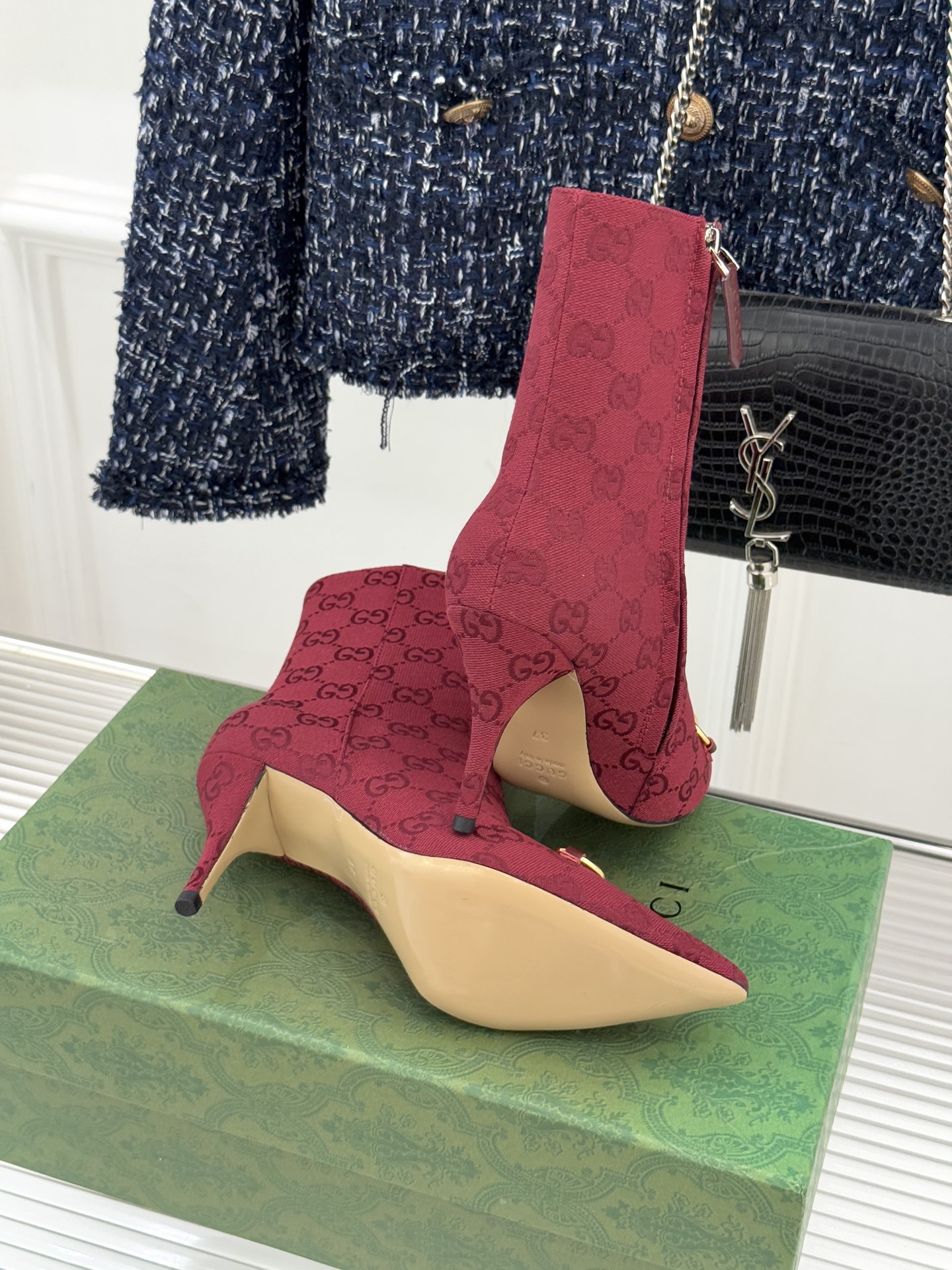 Gucci/古驰25WF新品马衔扣尖头侧拉链高跟短靴它以标志性的马衔扣为点睛之笔彰显着品牌深厚的马术传承