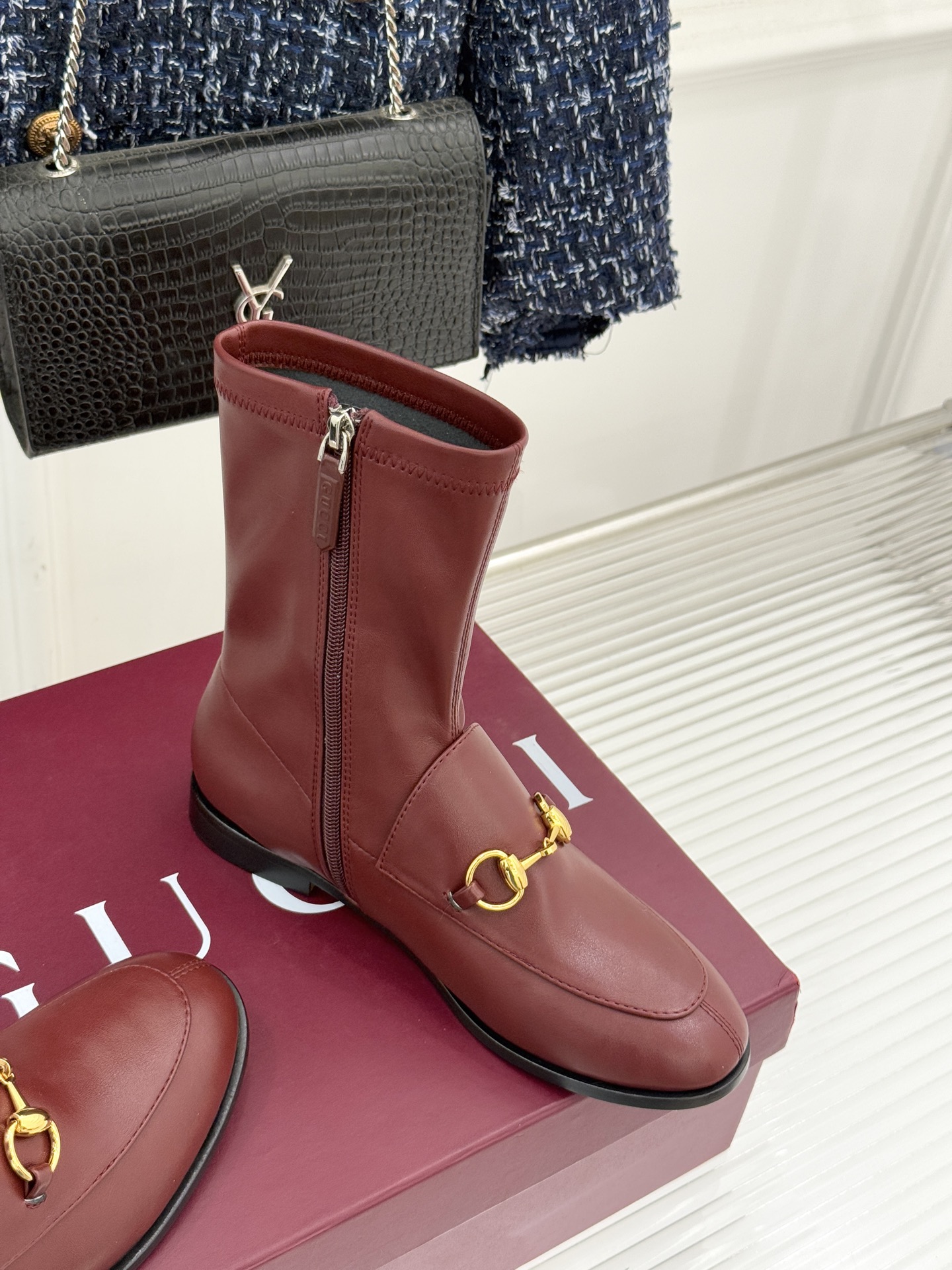 Gucci/古驰经典双G马衔扣复古乐福弹力靴短靴当百年马术基因邂逅现代穿着哲学这款弹力靴便有了跨越时光的