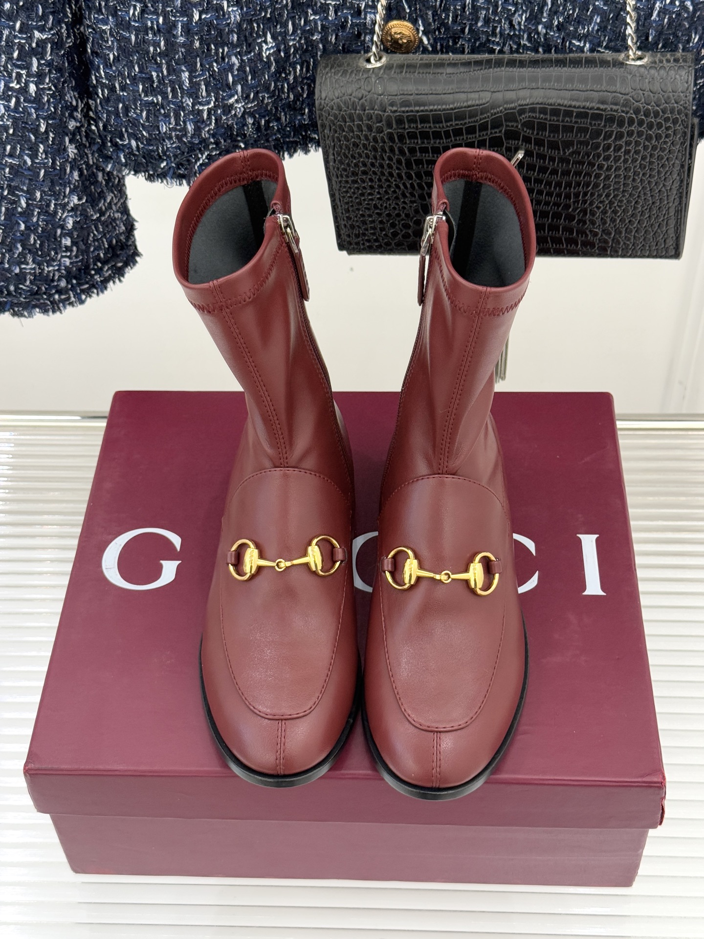 Gucci/古驰经典双G马衔扣复古乐福弹力靴短靴当百年马术基因邂逅现代穿着哲学这款弹力靴便有了跨越时光的