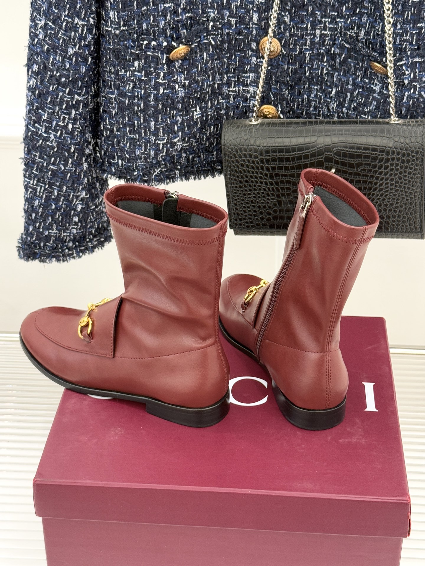 Gucci/古驰经典双G马衔扣复古乐福弹力靴短靴当百年马术基因邂逅现代穿着哲学这款弹力靴便有了跨越时光的