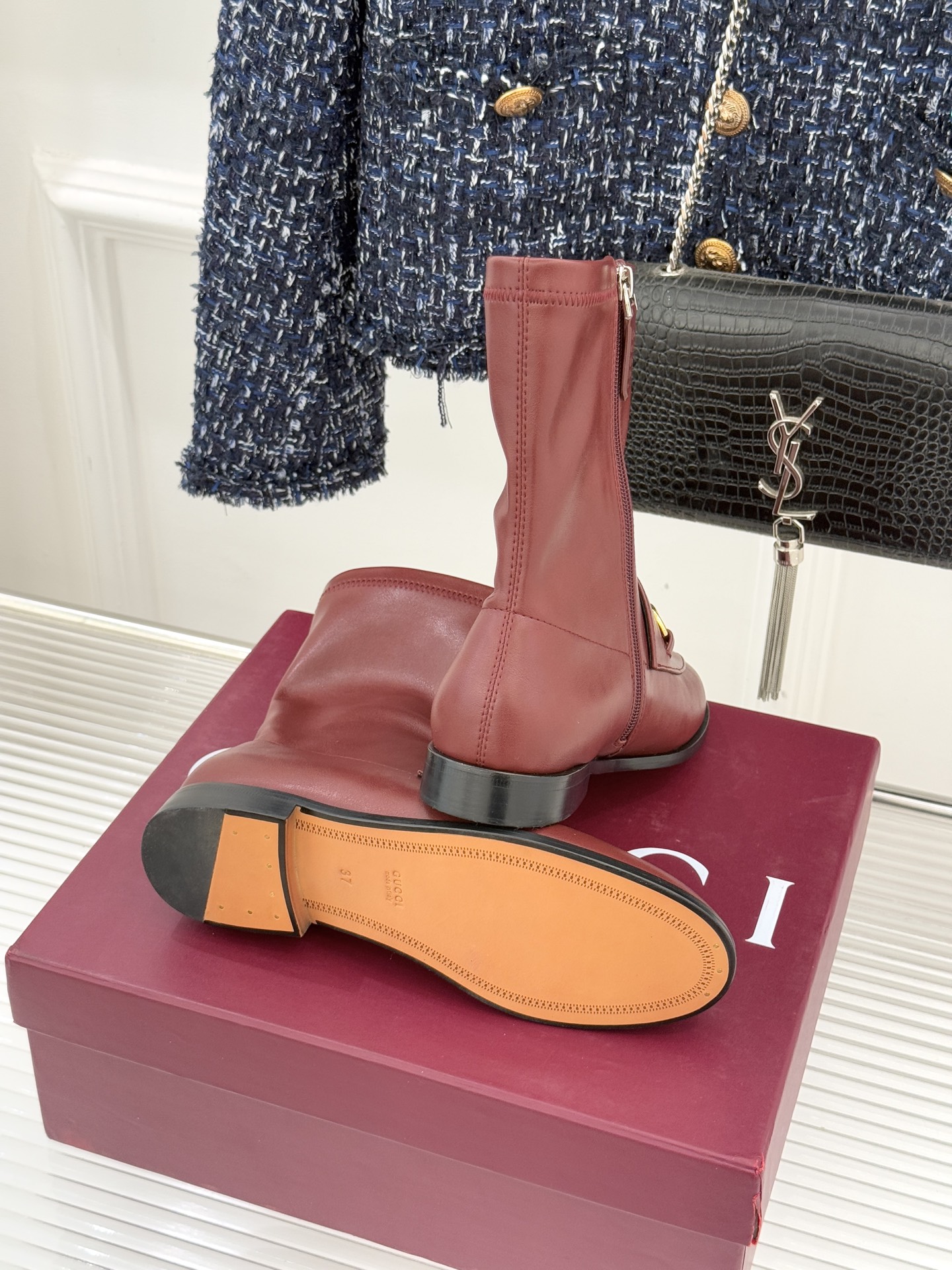 Gucci/古驰经典双G马衔扣复古乐福弹力靴短靴当百年马术基因邂逅现代穿着哲学这款弹力靴便有了跨越时光的