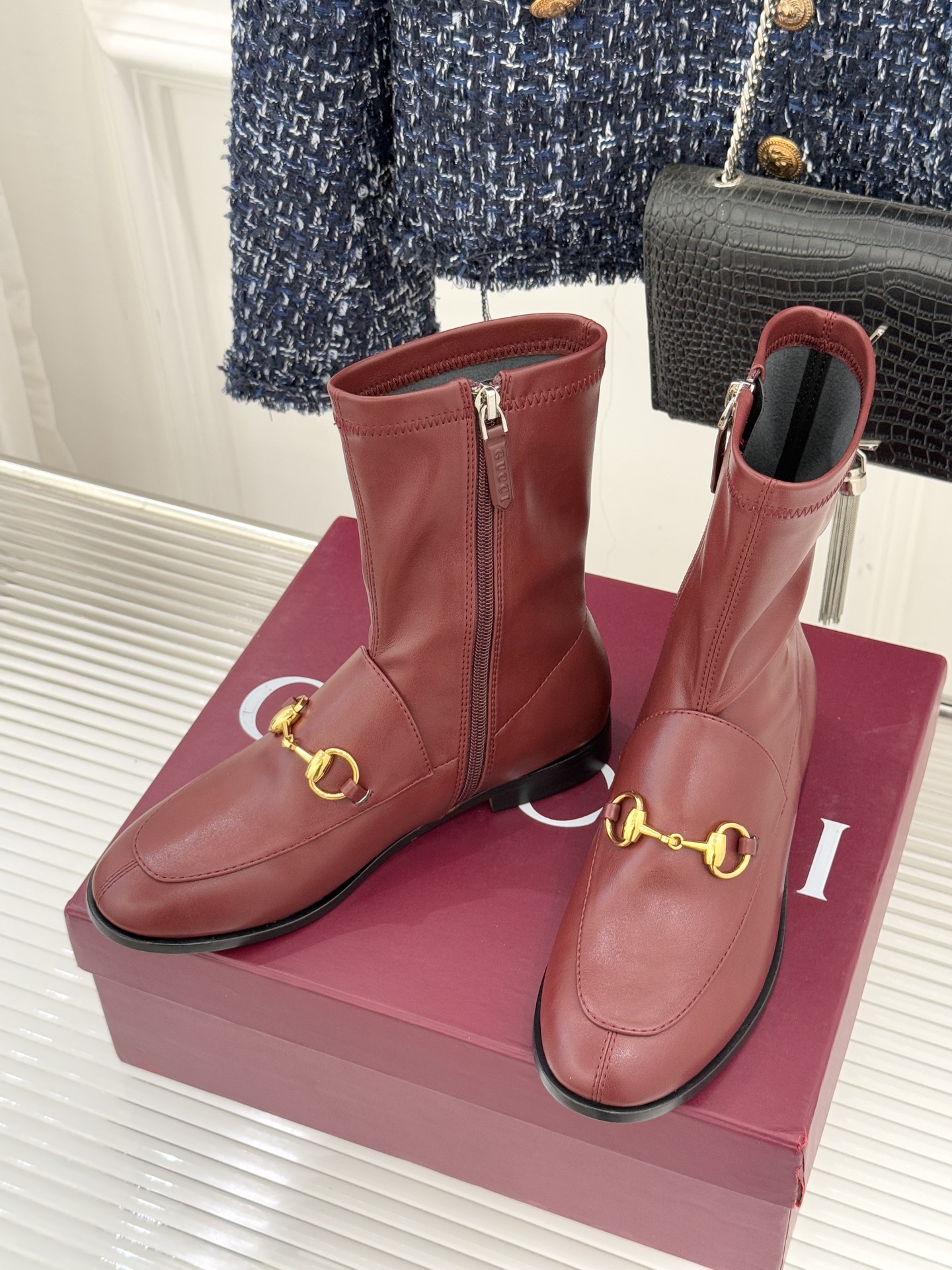 Gucci/古驰经典双G马衔扣复古乐福弹力靴短靴当百年马术基因邂逅现代穿着哲学这款弹力靴便有了跨越时光的