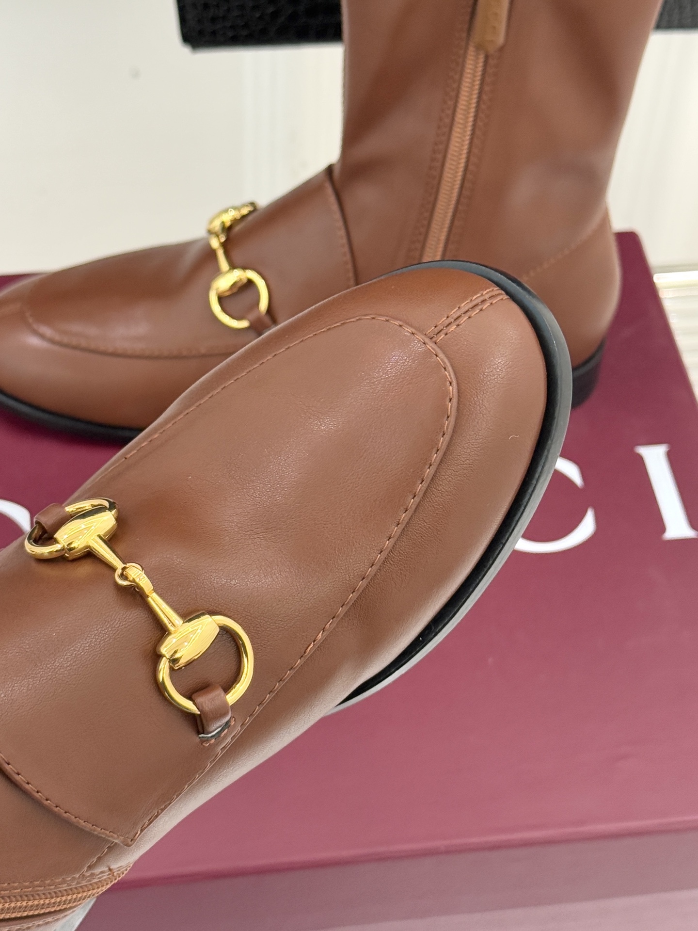 Gucci/古驰经典双G马衔扣复古乐福弹力靴短靴当百年马术基因邂逅现代穿着哲学这款弹力靴便有了跨越时光的