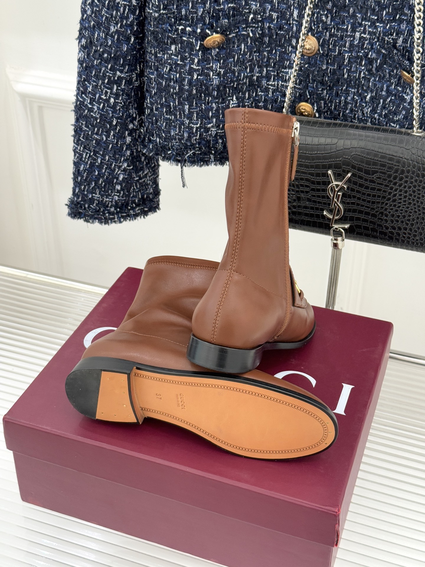 Gucci/古驰经典双G马衔扣复古乐福弹力靴短靴当百年马术基因邂逅现代穿着哲学这款弹力靴便有了跨越时光的