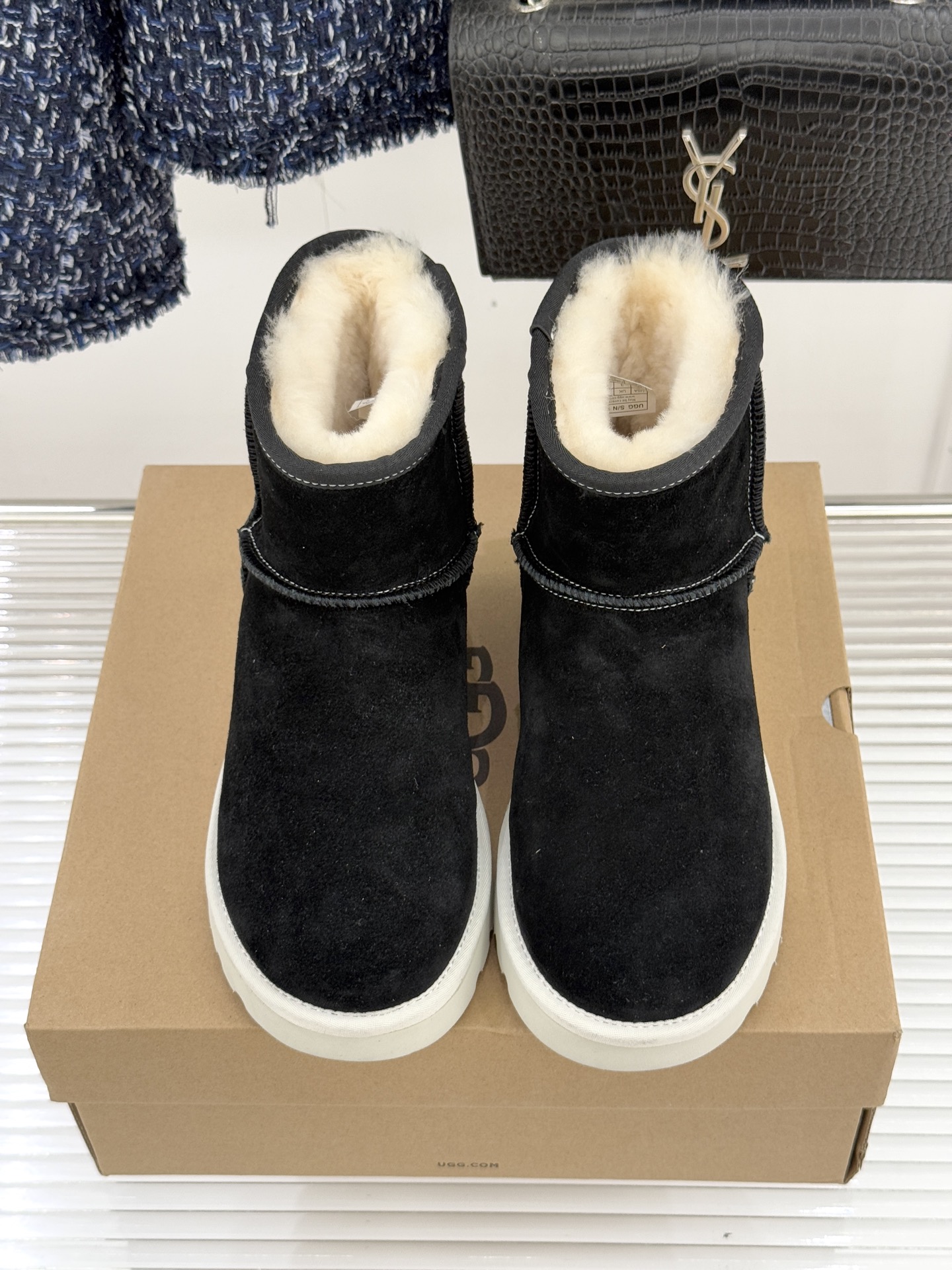 UGG X PUMA彪马联名款新品雪地靴当雪地靴界的保暖标杆UGG与运动领域的潮流先锋PUMA跨界相拥打