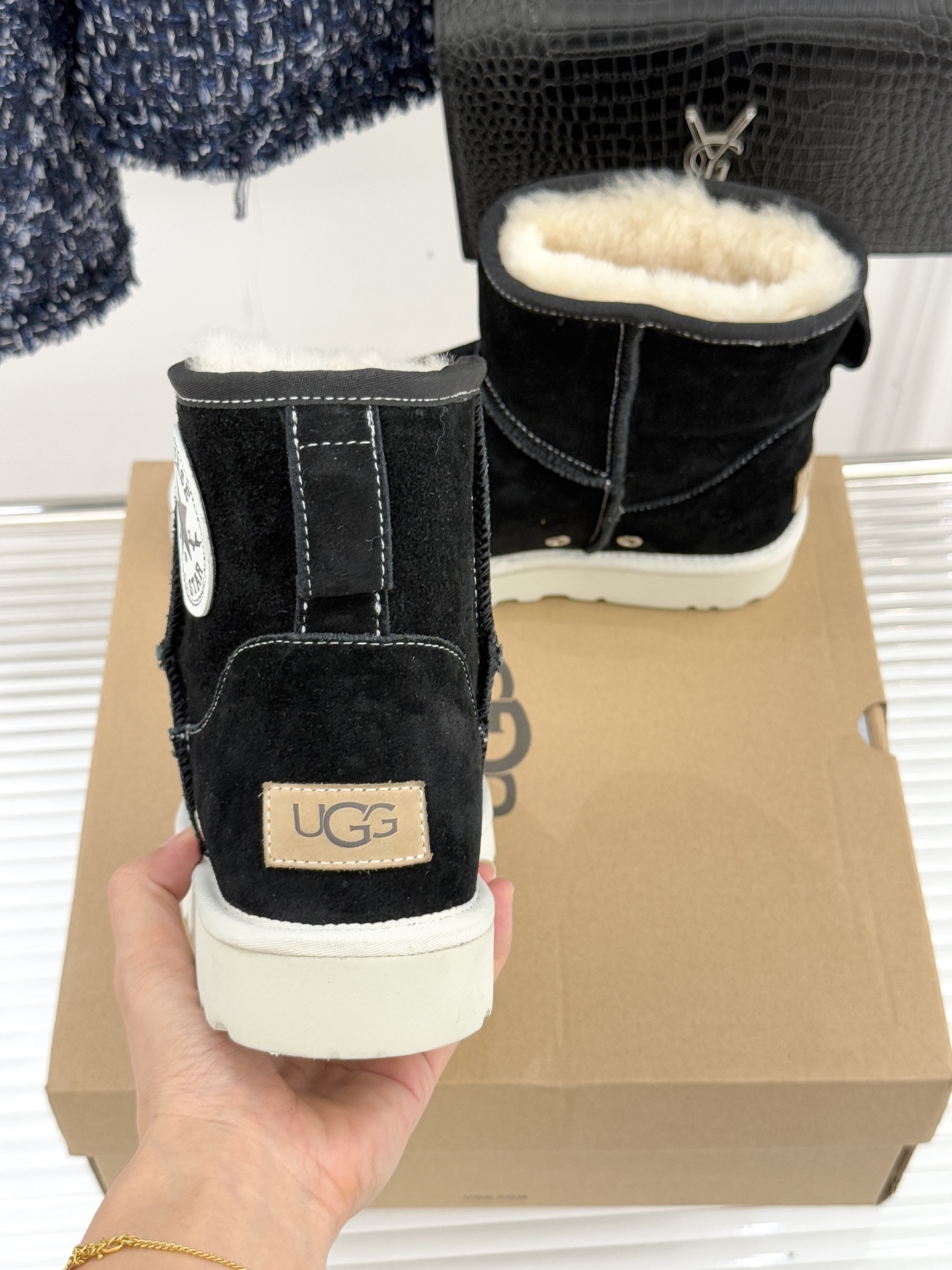 UGG X PUMA彪马联名款新品雪地靴当雪地靴界的保暖标杆UGG与运动领域的潮流先锋PUMA跨界相拥打