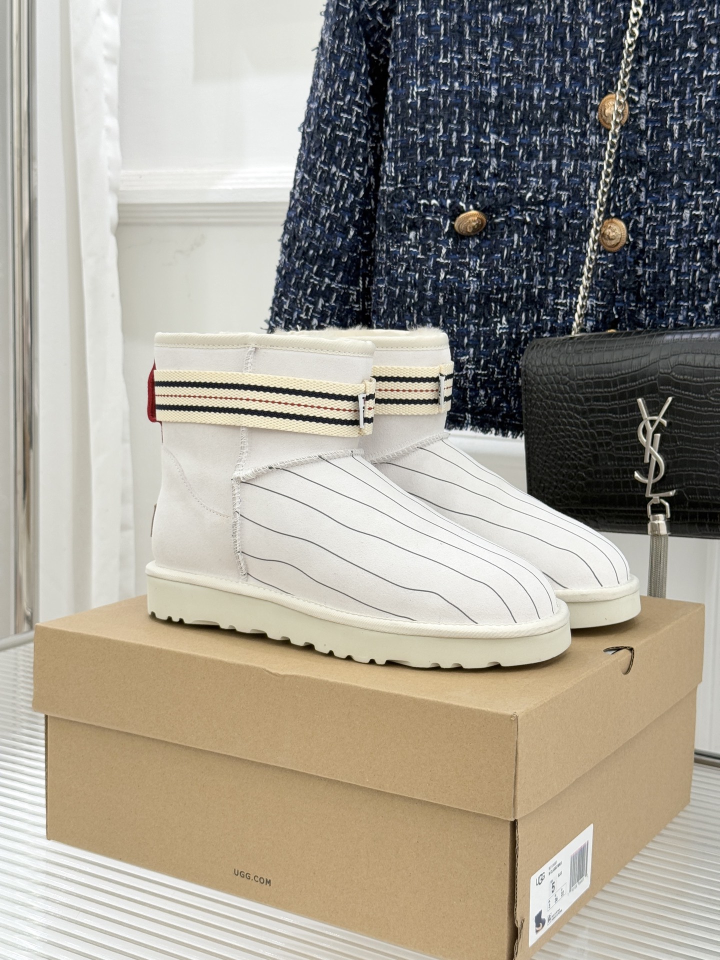 UGG X PUMA彪马联名款新品雪地靴当雪地靴界的保暖标杆UGG与运动领域的潮流先锋PUMA跨界相拥打