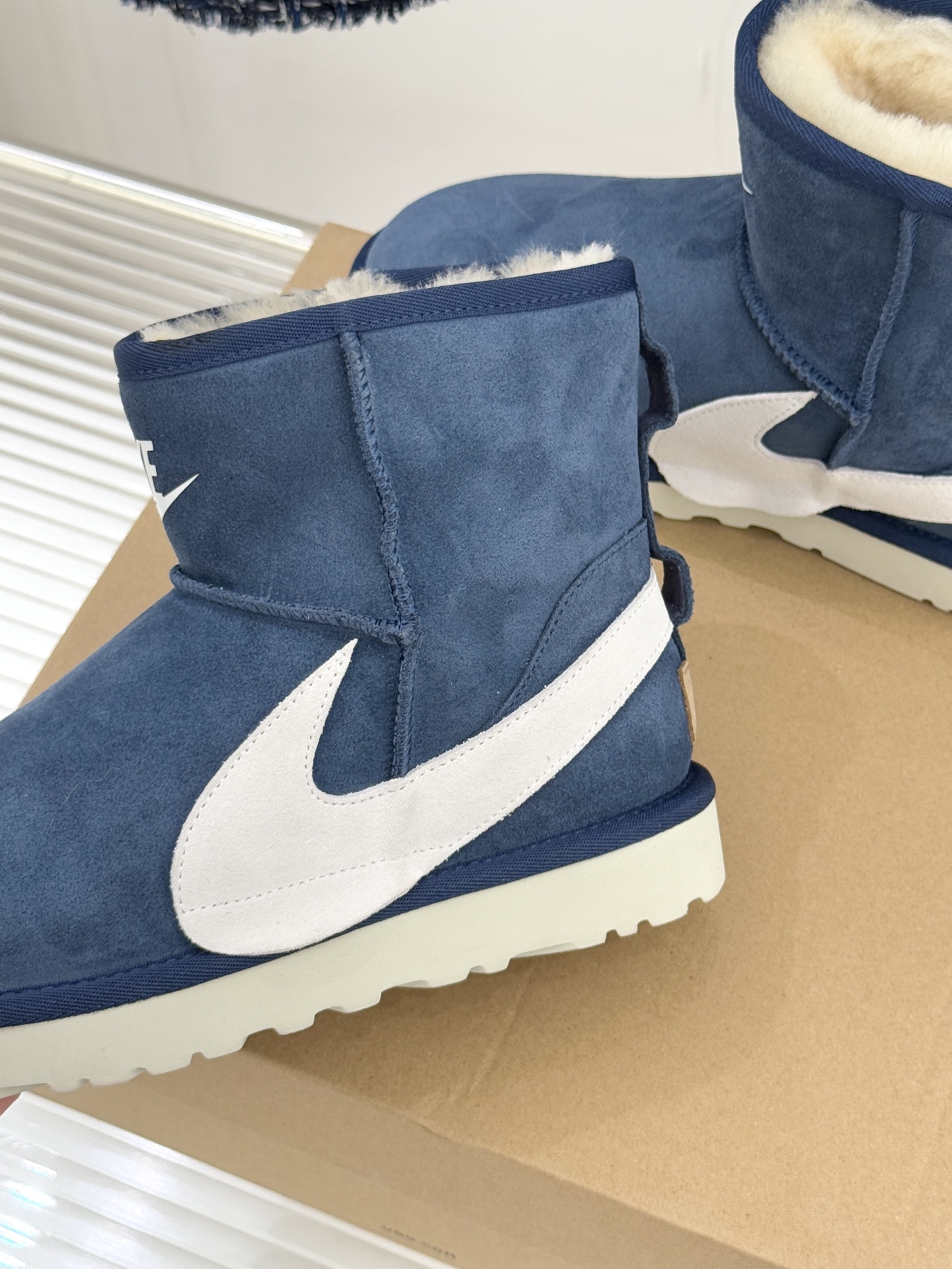 UGG X PUMA彪马联名款新品雪地靴当雪地靴界的保暖标杆UGG与运动领域的潮流先锋PUMA跨界相拥打