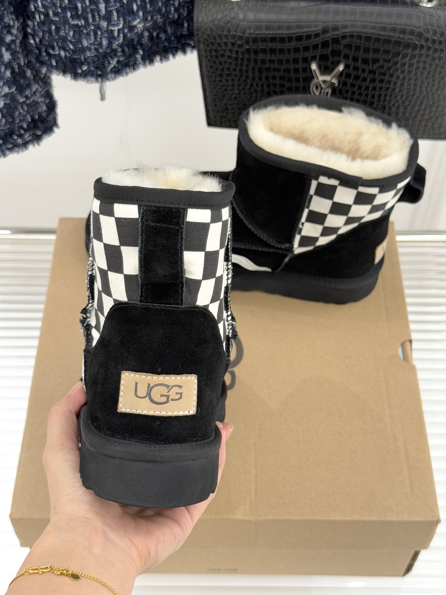 UGG X PUMA彪马联名款新品雪地靴当雪地靴界的保暖标杆UGG与运动领域的潮流先锋PUMA跨界相拥打