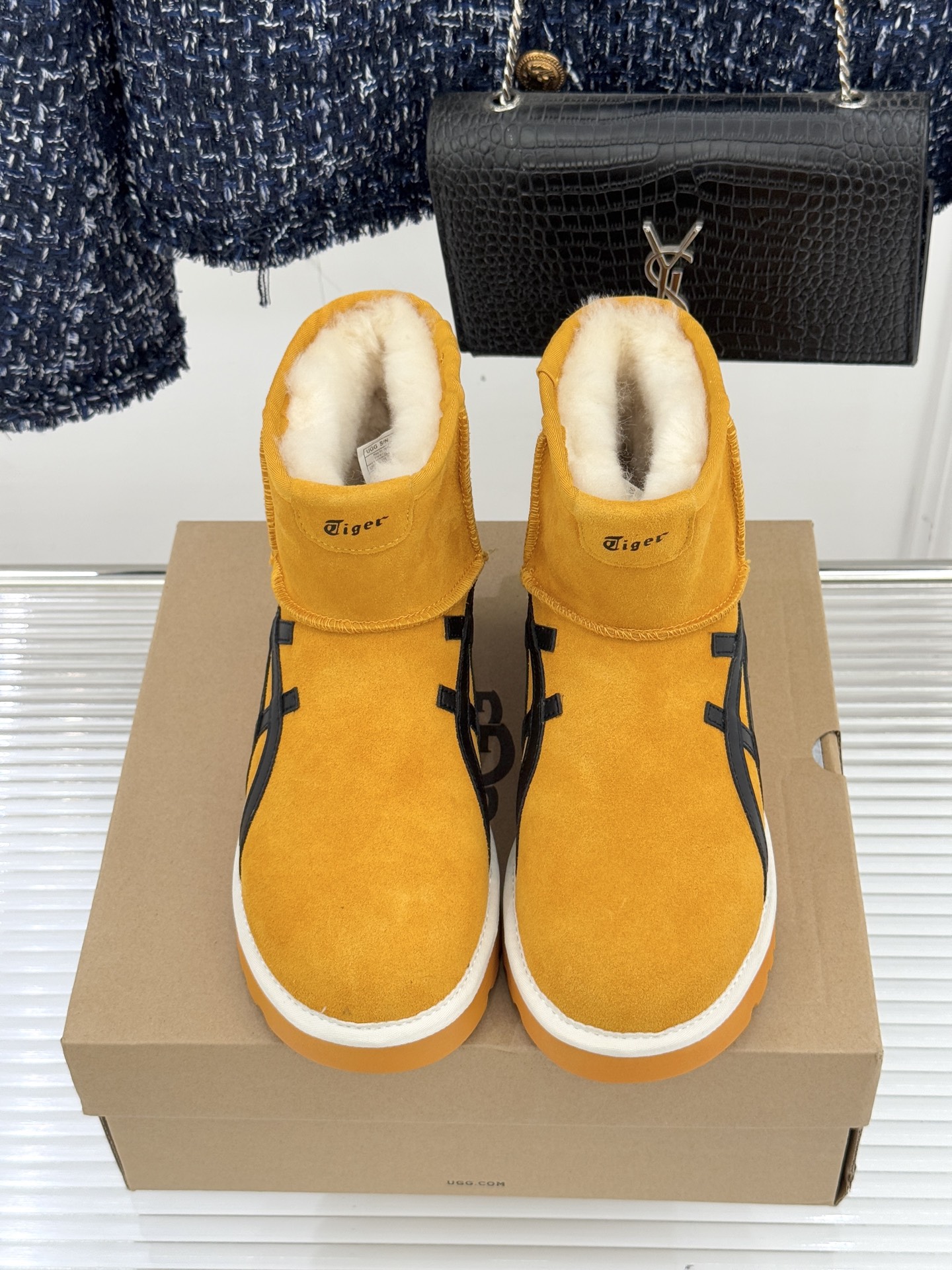 UGG X PUMA彪马联名款新品雪地靴当雪地靴界的保暖标杆UGG与运动领域的潮流先锋PUMA跨界相拥打