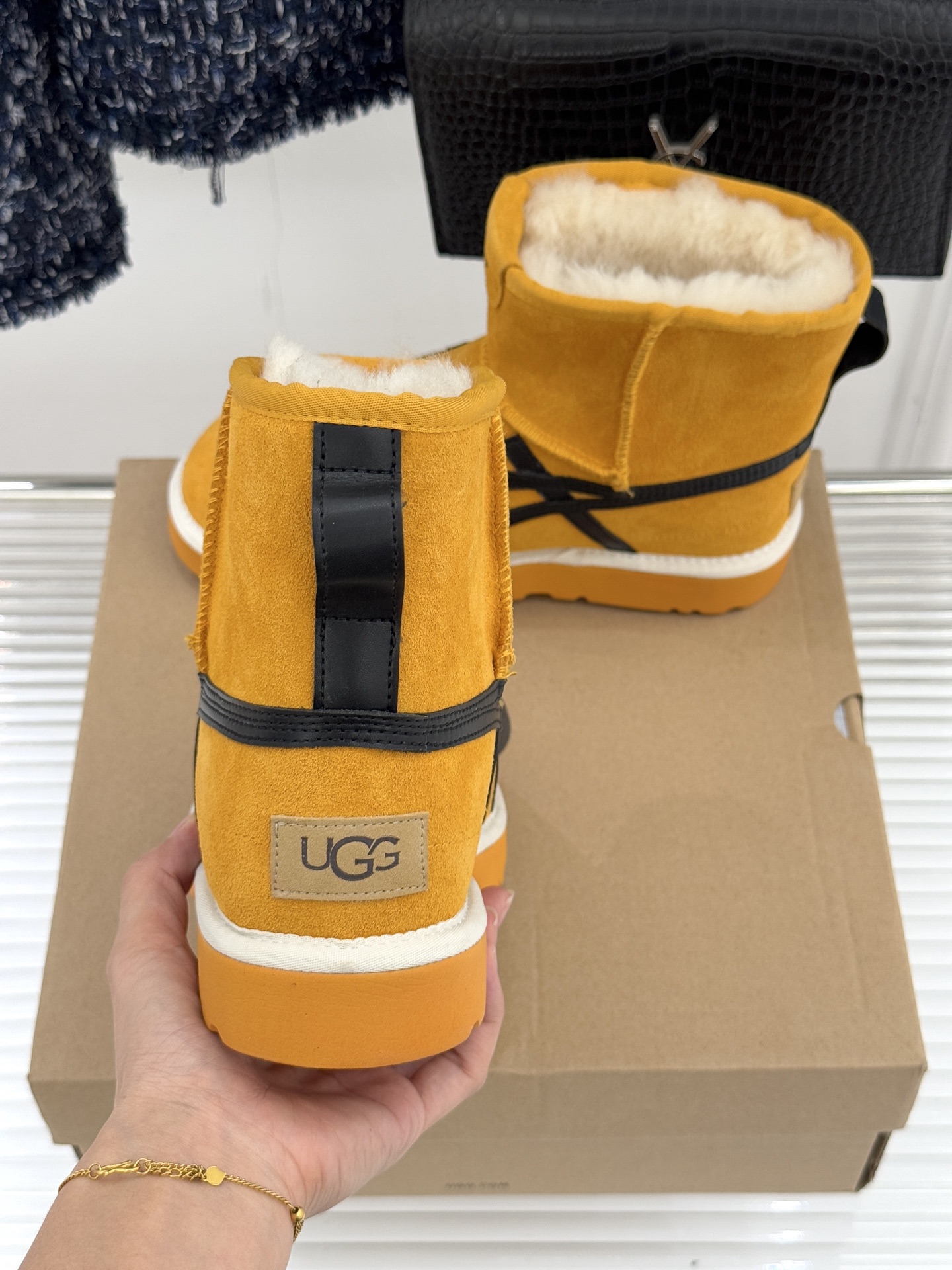 UGG X PUMA彪马联名款新品雪地靴当雪地靴界的保暖标杆UGG与运动领域的潮流先锋PUMA跨界相拥打