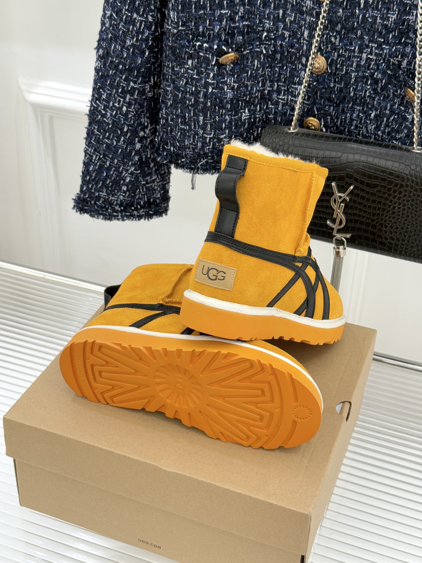 UGG X PUMA彪马联名款新品雪地靴当雪地靴界的保暖标杆UGG与运动领域的潮流先锋PUMA跨界相拥打