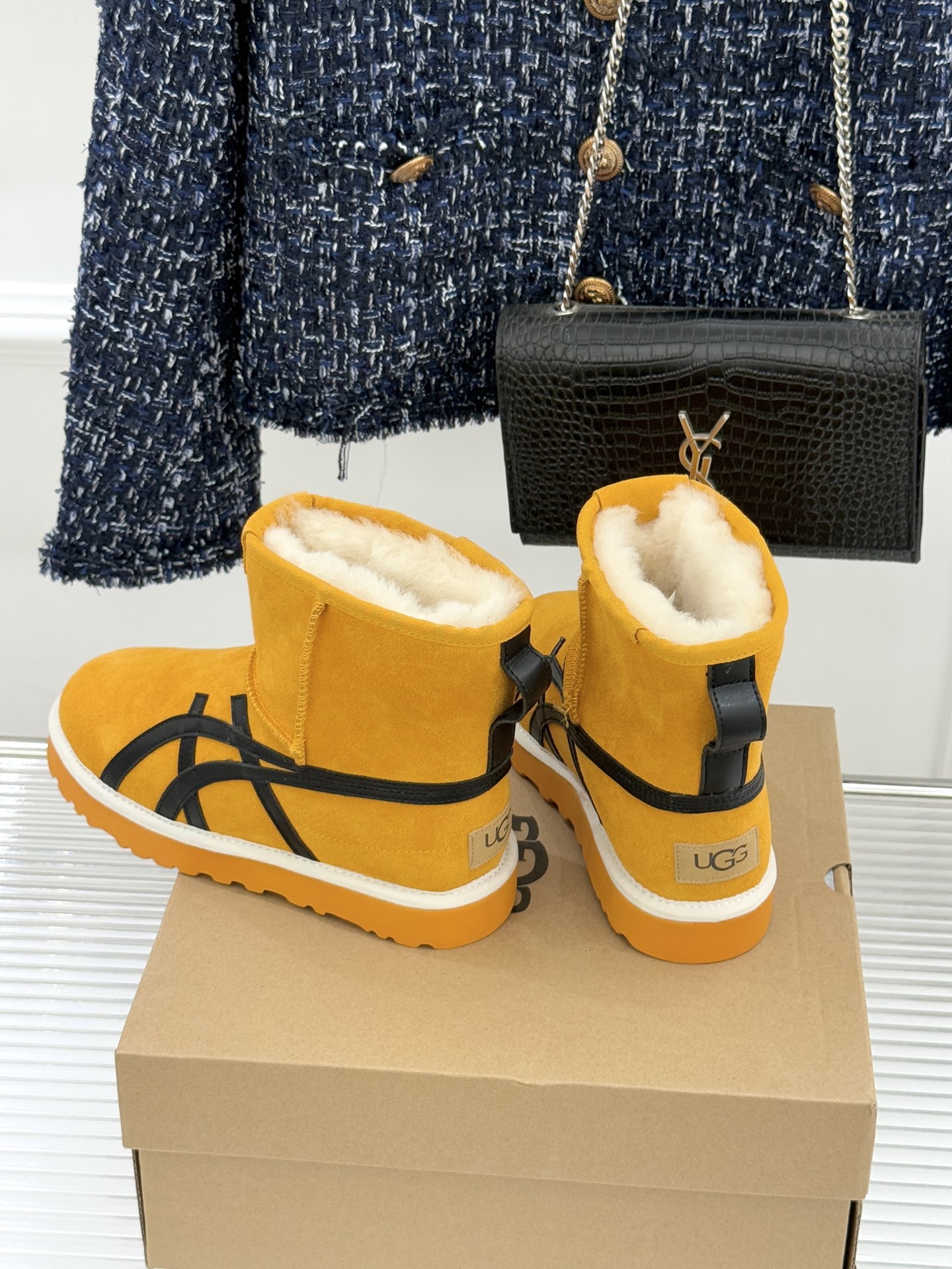 UGG X PUMA彪马联名款新品雪地靴当雪地靴界的保暖标杆UGG与运动领域的潮流先锋PUMA跨界相拥打