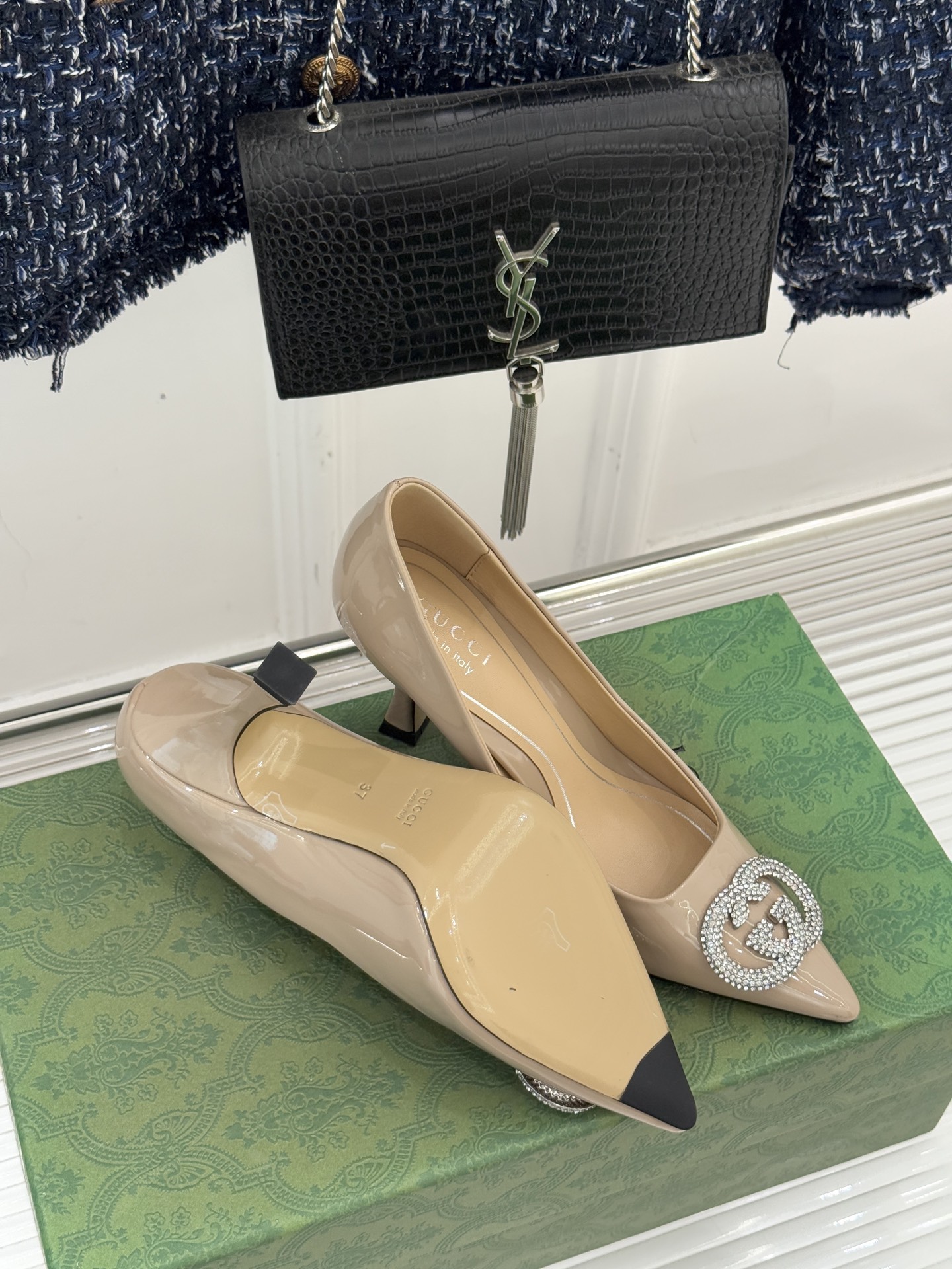 Gucci/古驰26WF早春水钻尖头高跟鞋单鞋溯源佛罗伦萨文艺复兴底蕴这双高跟鞋单鞋以“回归本源将品牌百