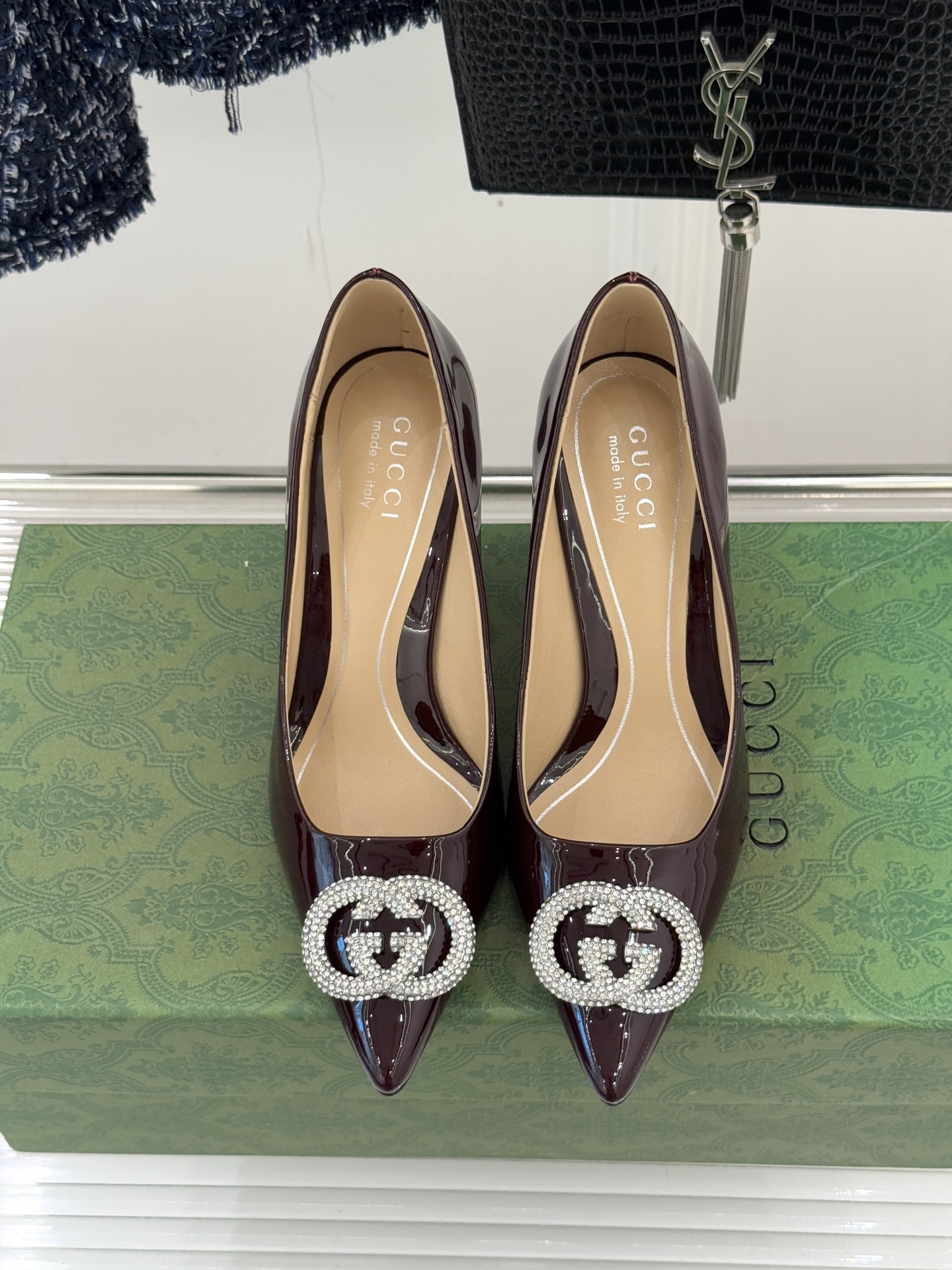 Gucci/古驰26WF早春水钻尖头高跟鞋单鞋溯源佛罗伦萨文艺复兴底蕴这双高跟鞋单鞋以“回归本源将品牌百