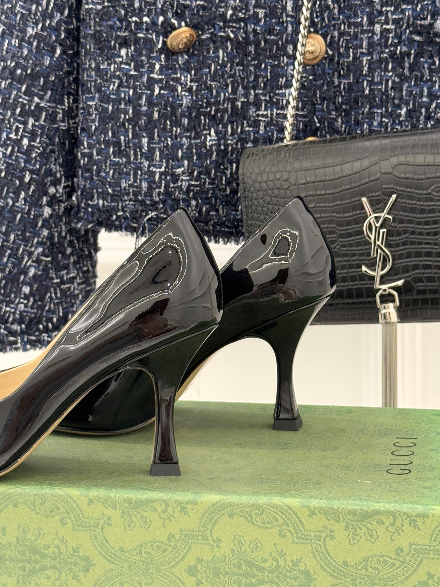 Gucci/古驰26WF早春水钻尖头高跟鞋单鞋溯源佛罗伦萨文艺复兴底蕴这双高跟鞋单鞋以“回归本源将品牌百