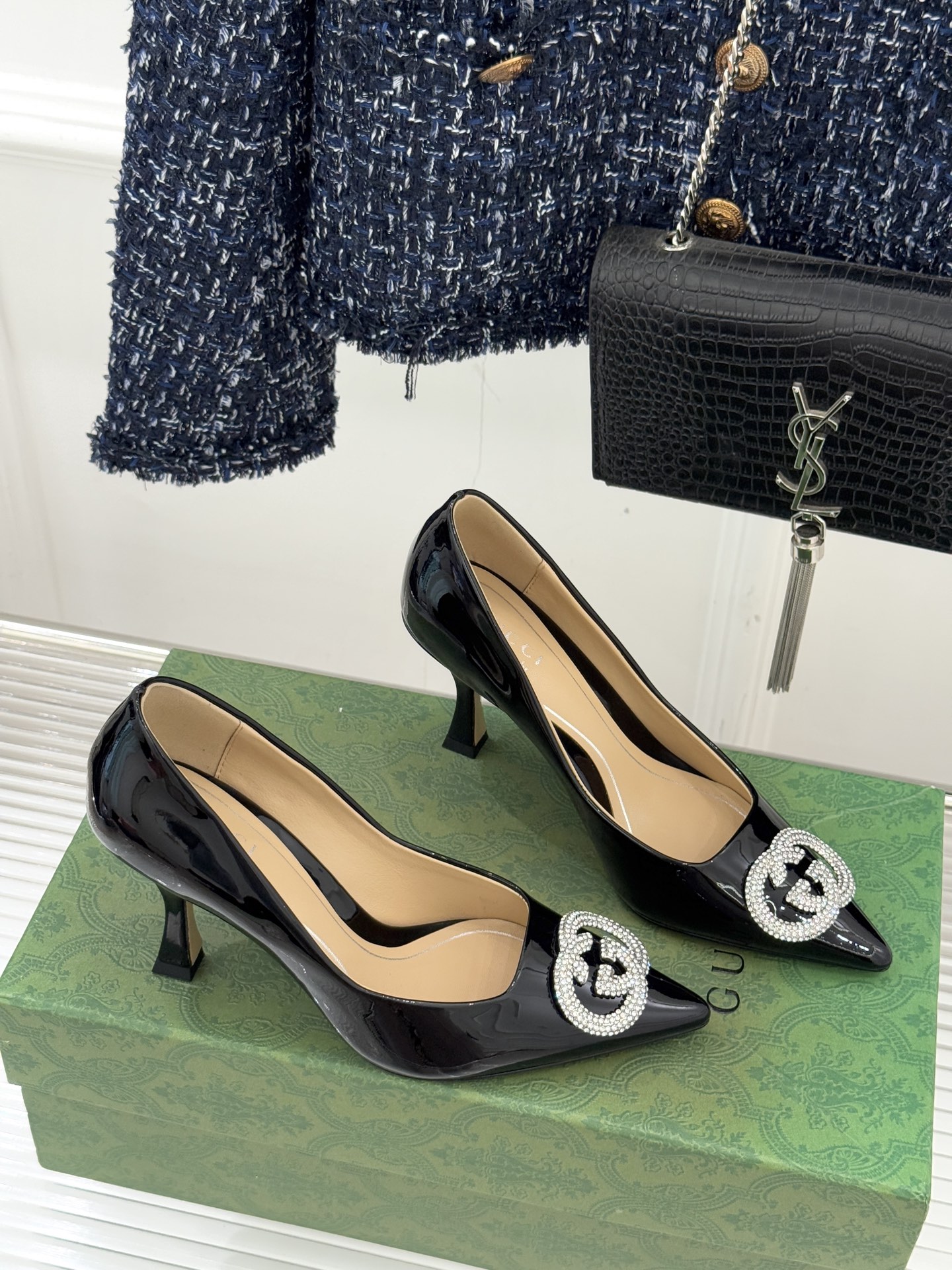 Gucci/古驰26WF早春水钻尖头高跟鞋单鞋溯源佛罗伦萨文艺复兴底蕴这双高跟鞋单鞋以“回归本源将品牌百