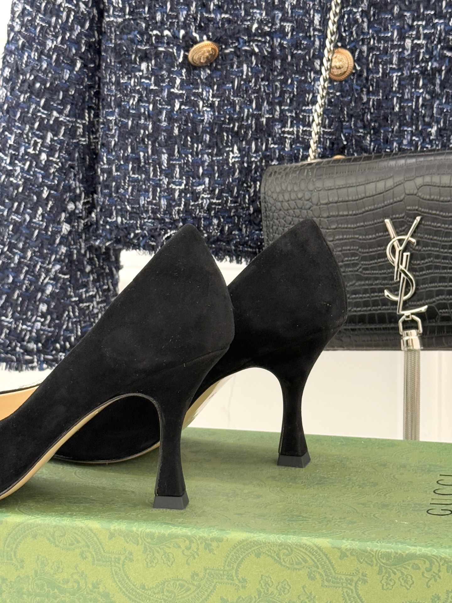 Gucci/古驰26WF早春水钻尖头高跟鞋单鞋溯源佛罗伦萨文艺复兴底蕴这双高跟鞋单鞋以“回归本源将品牌百