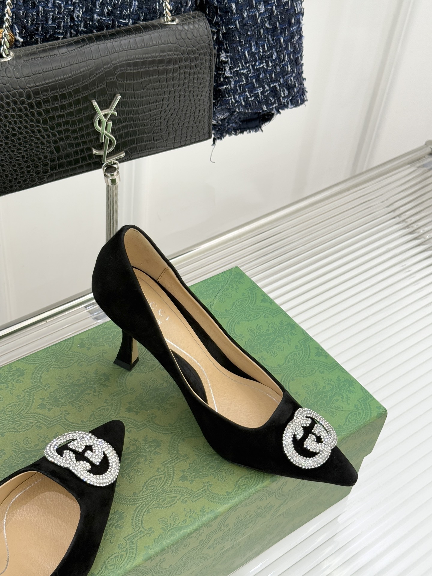 Gucci/古驰26WF早春水钻尖头高跟鞋单鞋溯源佛罗伦萨文艺复兴底蕴这双高跟鞋单鞋以“回归本源将品牌百