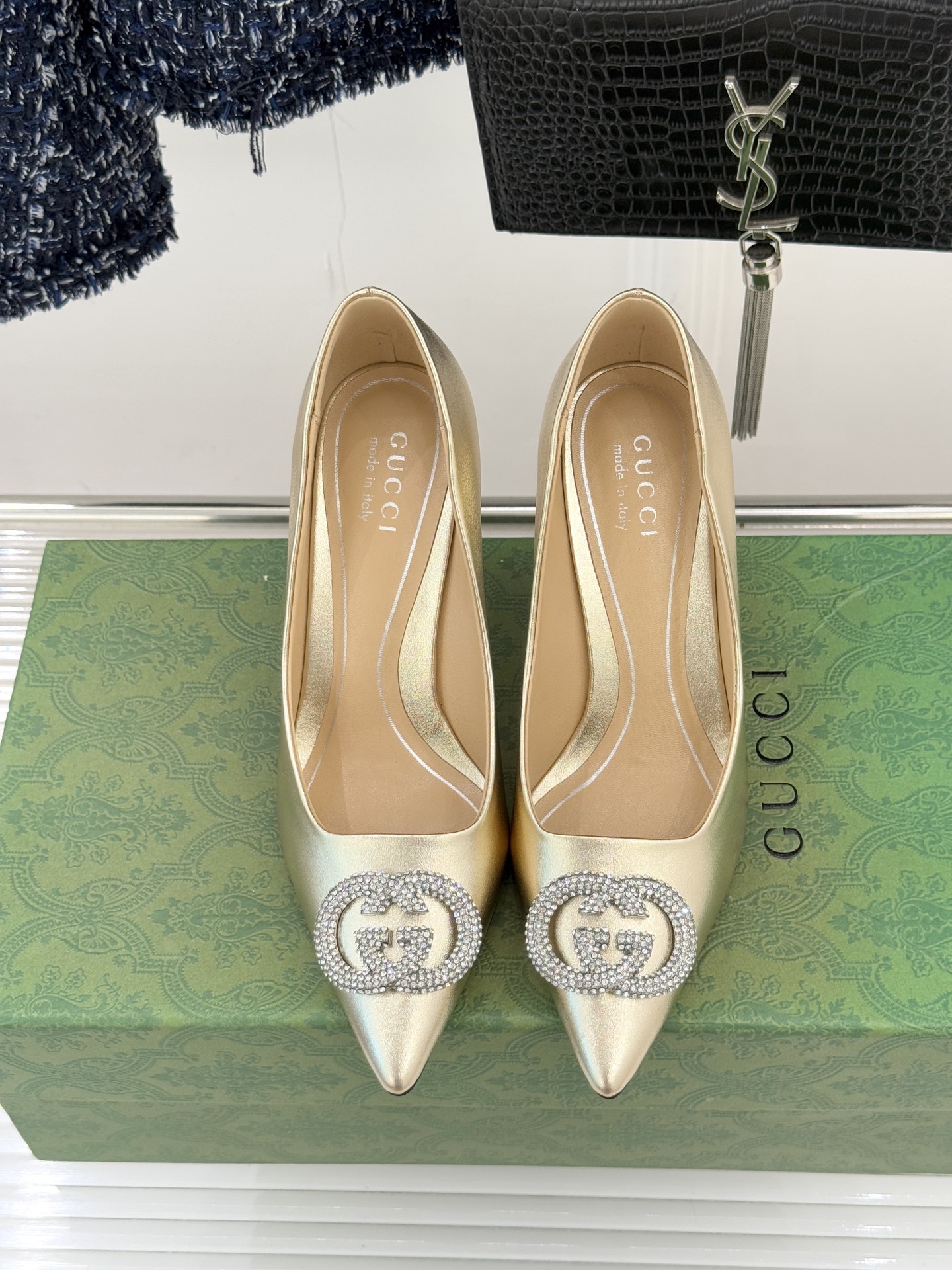 Gucci/古驰26WF早春水钻尖头高跟鞋单鞋溯源佛罗伦萨文艺复兴底蕴这双高跟鞋单鞋以“回归本源将品牌百