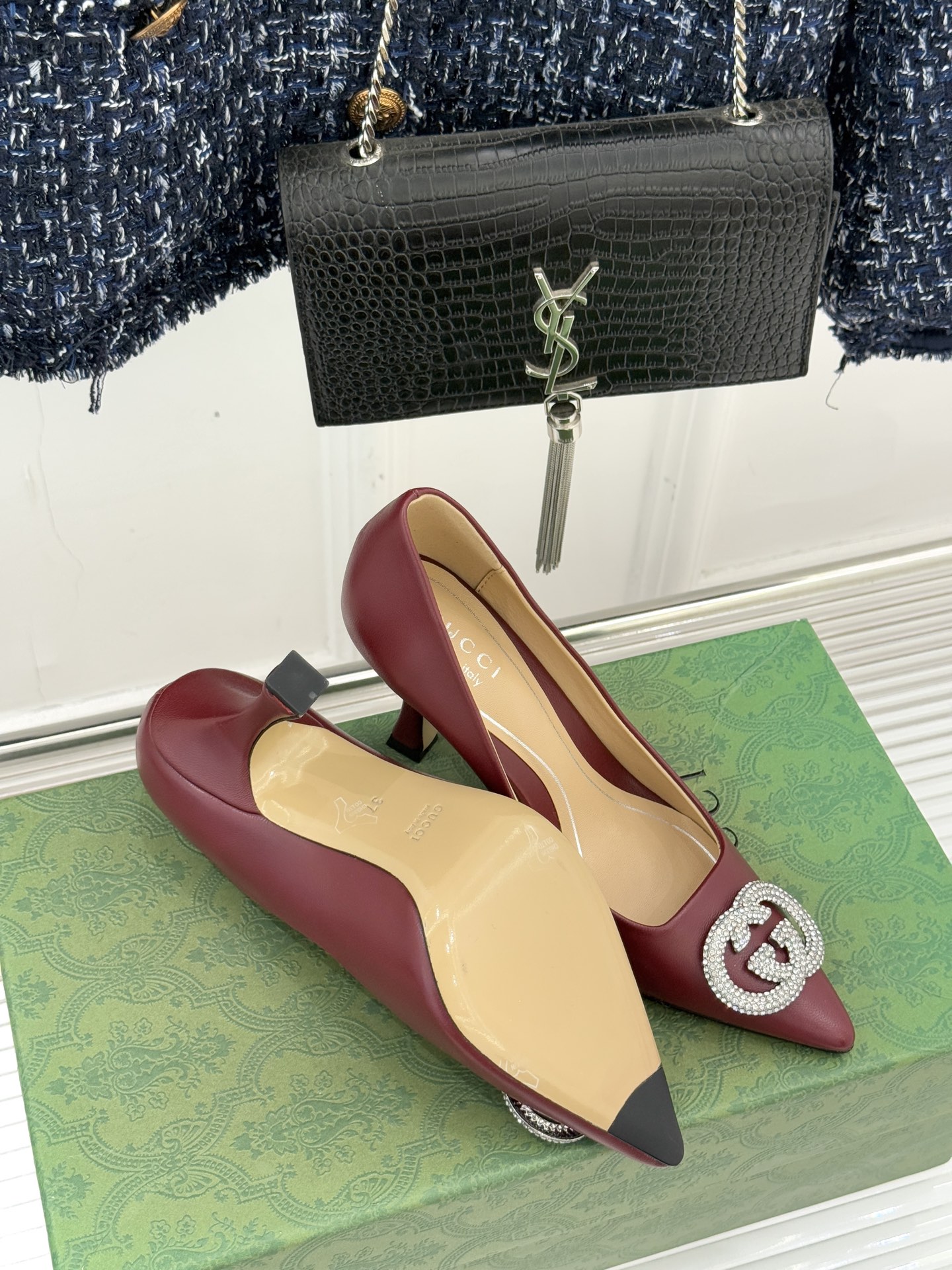 Gucci/古驰26WF早春水钻尖头高跟鞋单鞋溯源佛罗伦萨文艺复兴底蕴这双高跟鞋单鞋以“回归本源将品牌百