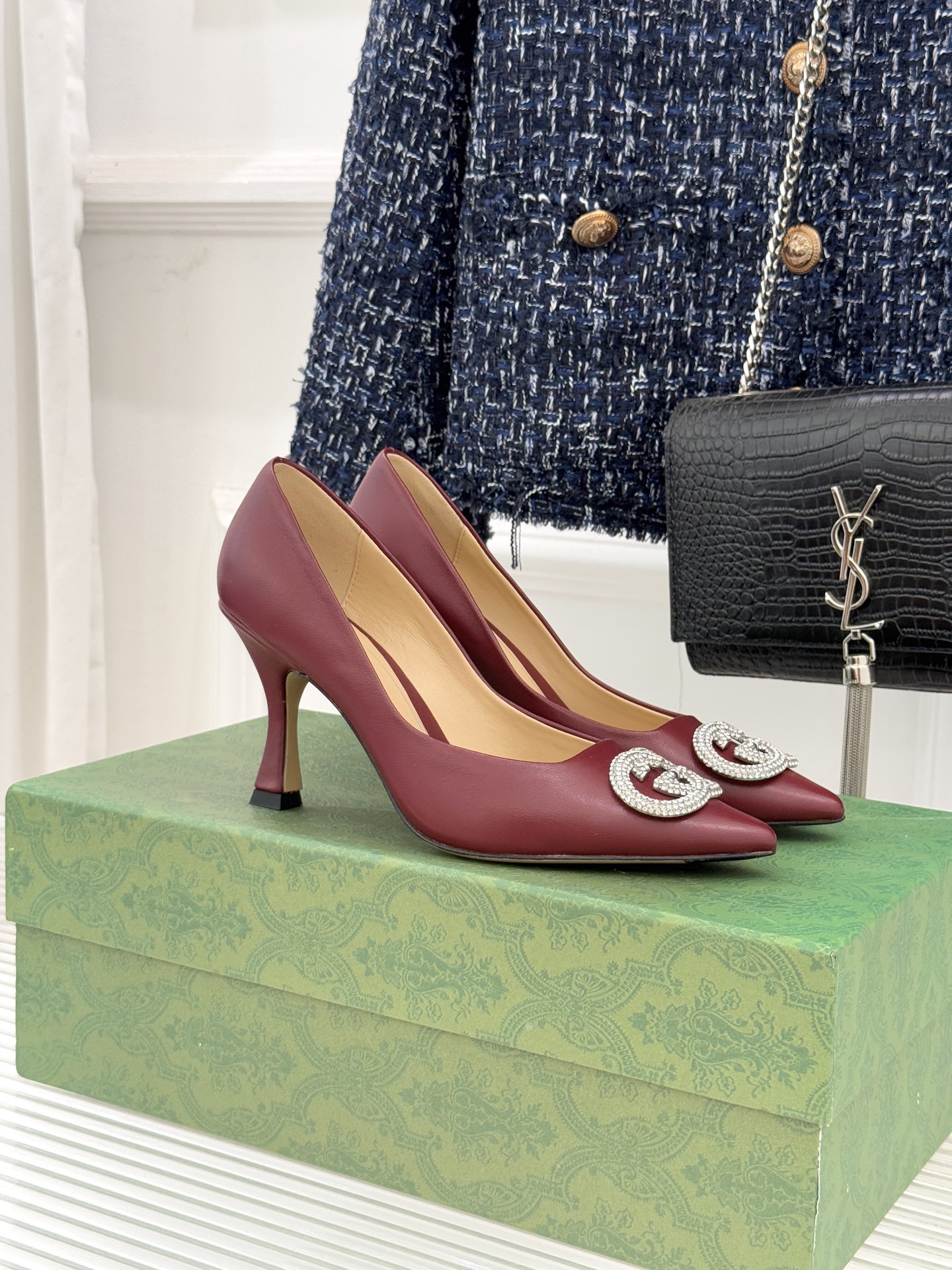 Gucci/古驰26WF早春水钻尖头高跟鞋单鞋溯源佛罗伦萨文艺复兴底蕴这双高跟鞋单鞋以“回归本源将品牌百