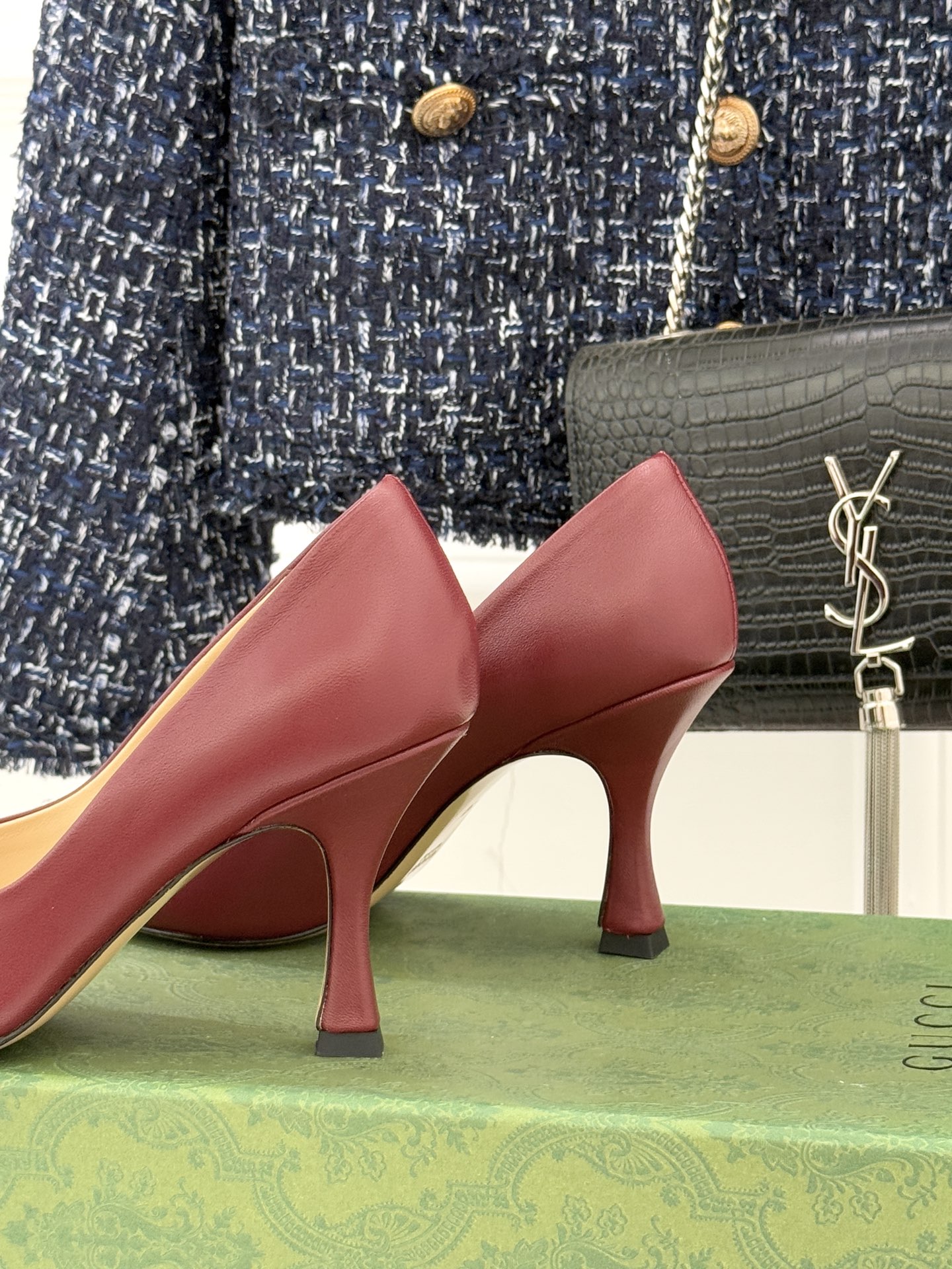 Gucci/古驰26WF早春水钻尖头高跟鞋单鞋溯源佛罗伦萨文艺复兴底蕴这双高跟鞋单鞋以“回归本源将品牌百