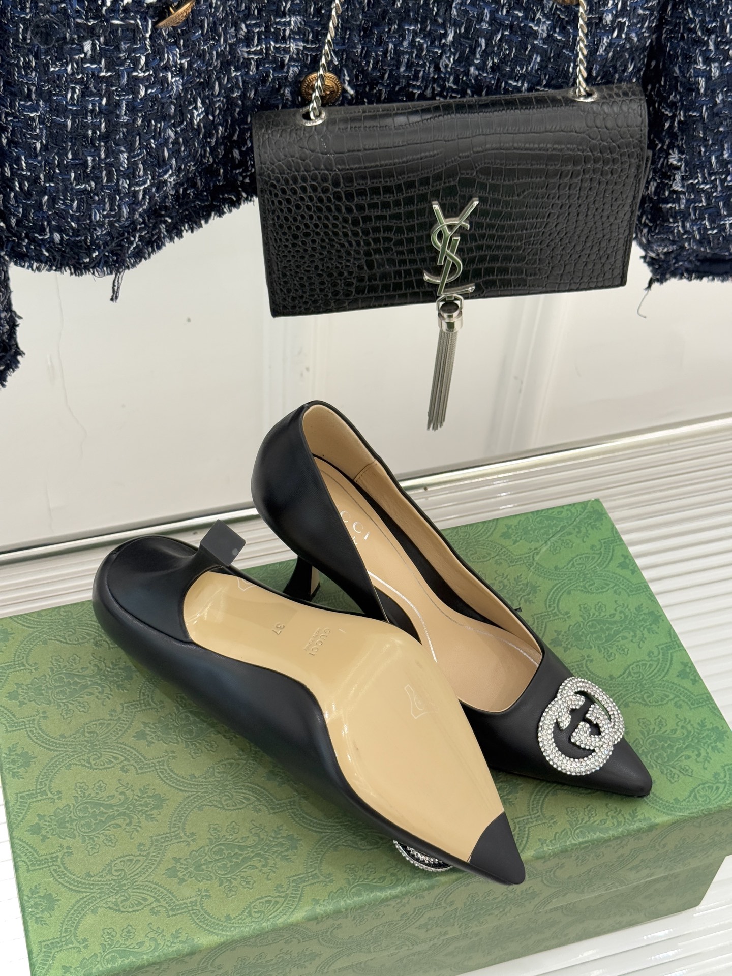 Gucci/古驰26WF早春水钻尖头高跟鞋单鞋溯源佛罗伦萨文艺复兴底蕴这双高跟鞋单鞋以“回归本源将品牌百