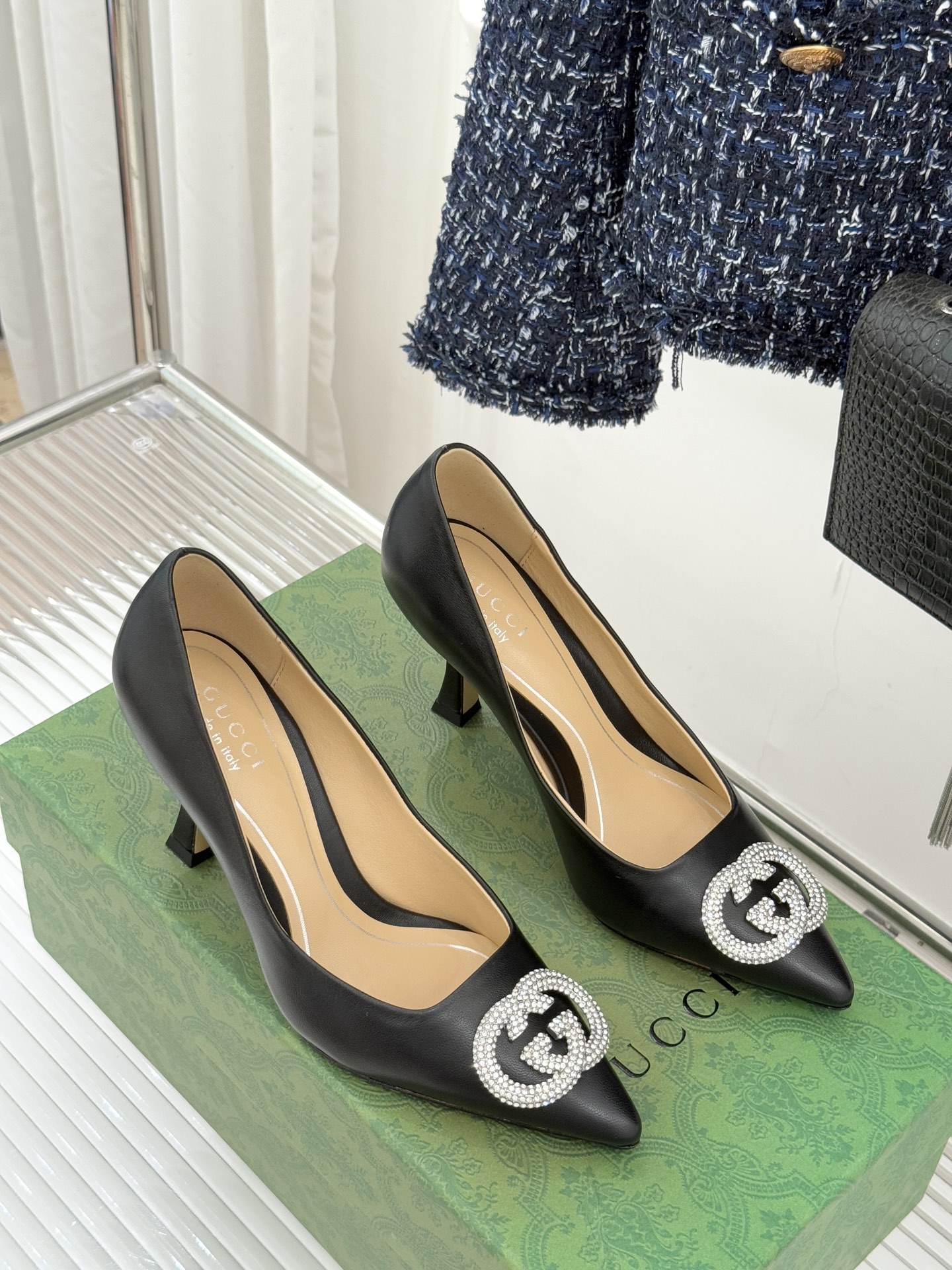 Gucci/古驰26WF早春水钻尖头高跟鞋单鞋溯源佛罗伦萨文艺复兴底蕴这双高跟鞋单鞋以“回归本源将品牌百