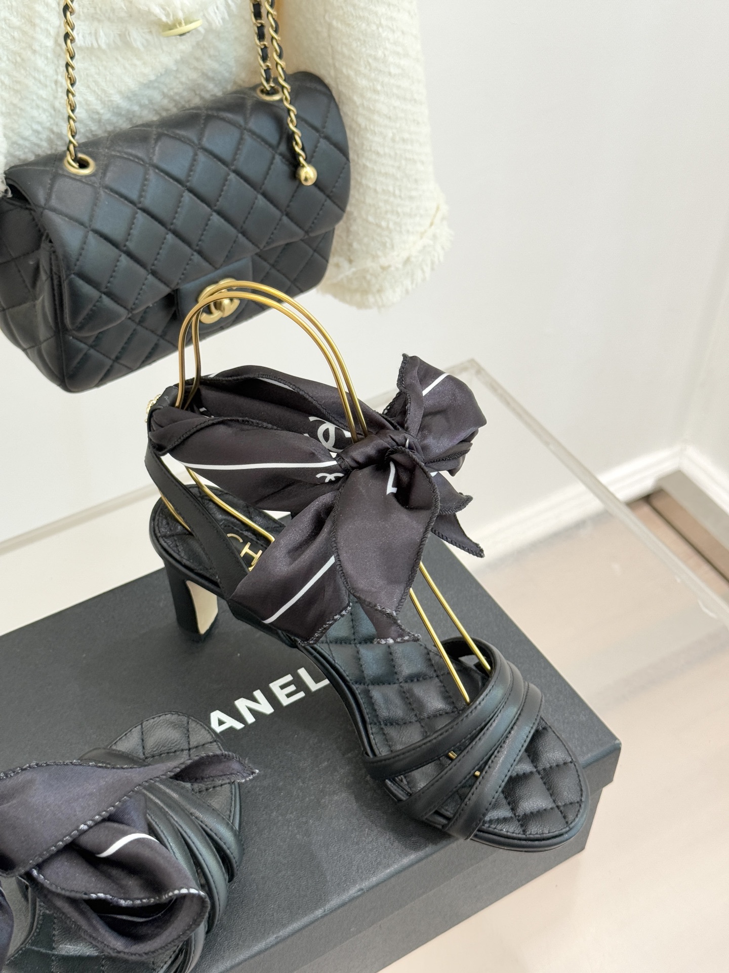 CHANE*｜小香26C新品双C丝带细带凉鞋系列藏着少女感与优雅感的双重惊艳以丝带设计打破经典边界双C元