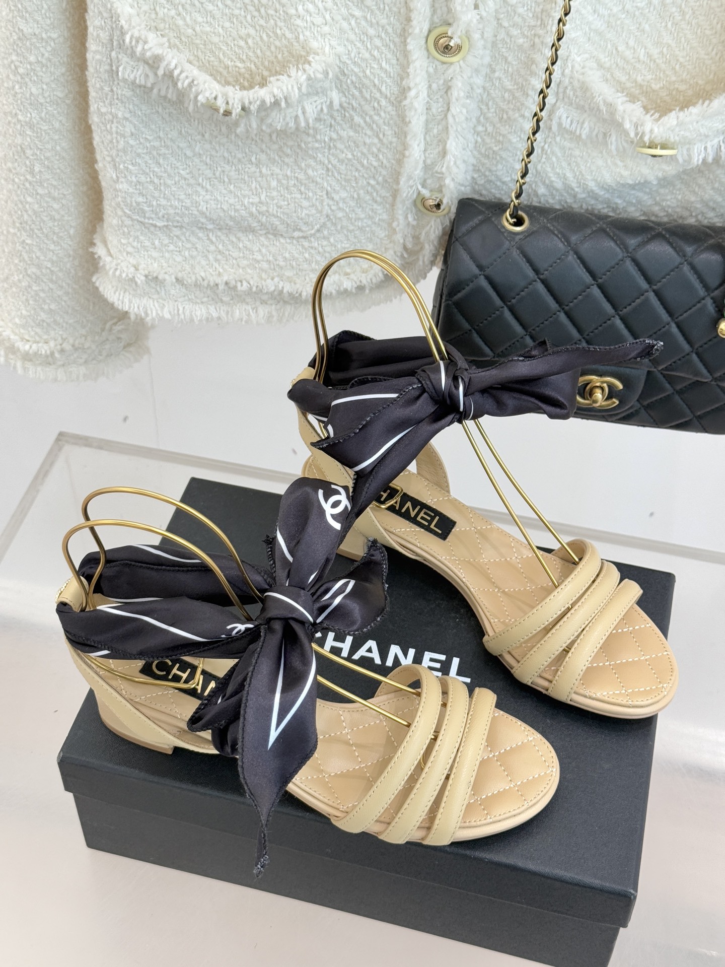 CHANE*｜小香26C新品双C丝带细带凉鞋系列藏着少女感与优雅感的双重惊艳以丝带设计打破经典边界双C元