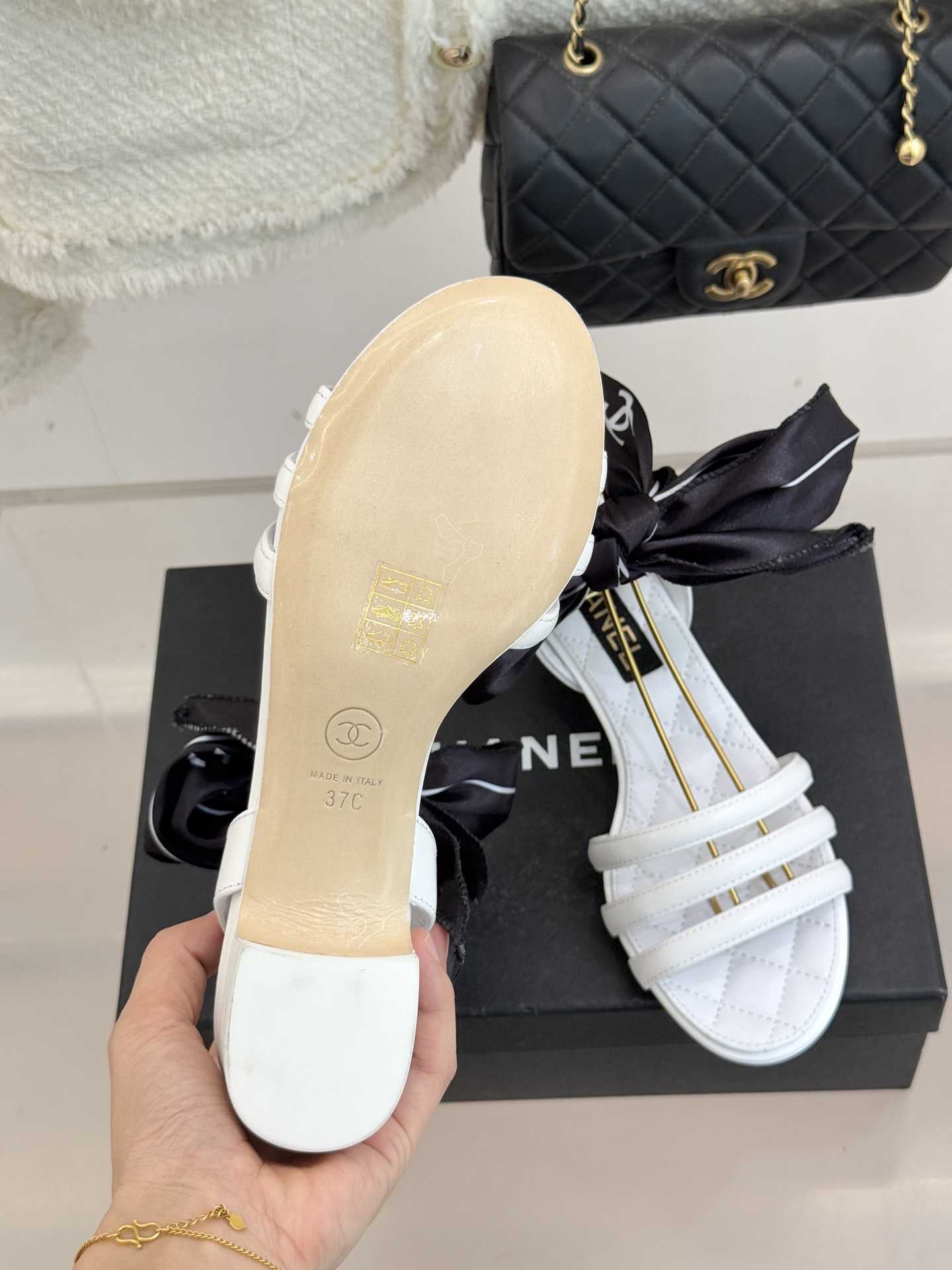 CHANE*｜小香26C新品双C丝带细带凉鞋系列藏着少女感与优雅感的双重惊艳以丝带设计打破经典边界双C元