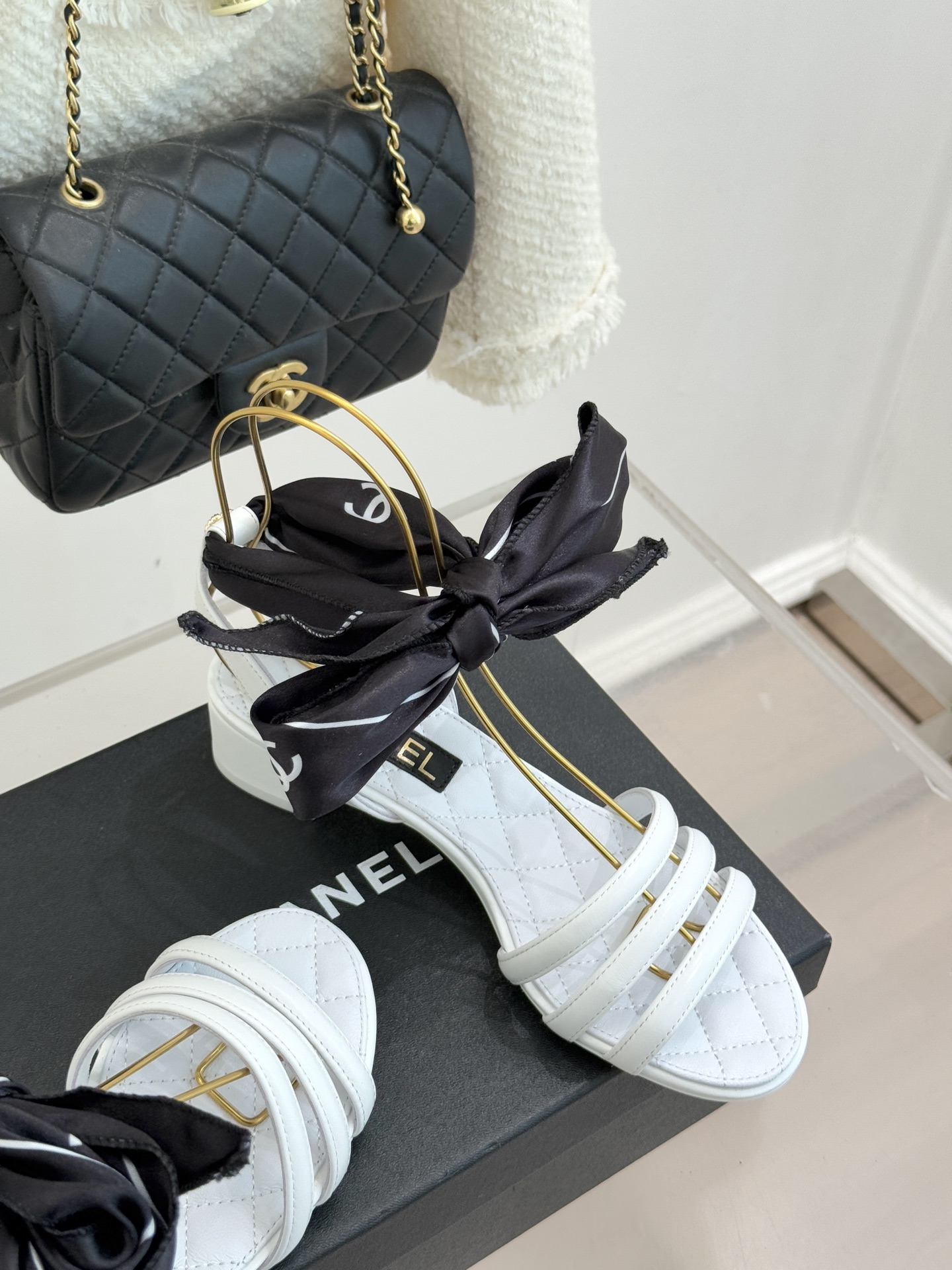 CHANE*｜小香26C新品双C丝带细带凉鞋系列藏着少女感与优雅感的双重惊艳以丝带设计打破经典边界双C元