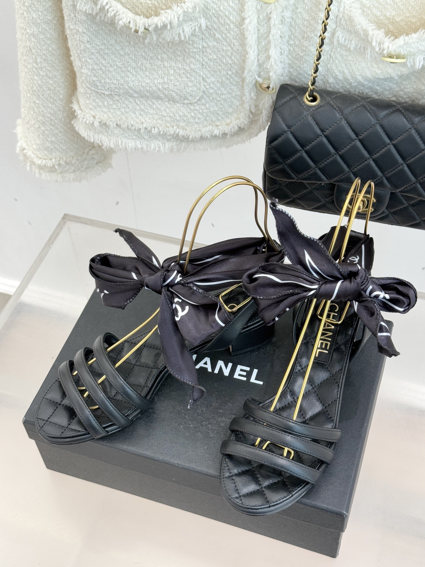 CHANE*｜小香26C新品双C丝带细带凉鞋系列藏着少女感与优雅感的双重惊艳以丝带设计打破经典边界双C元