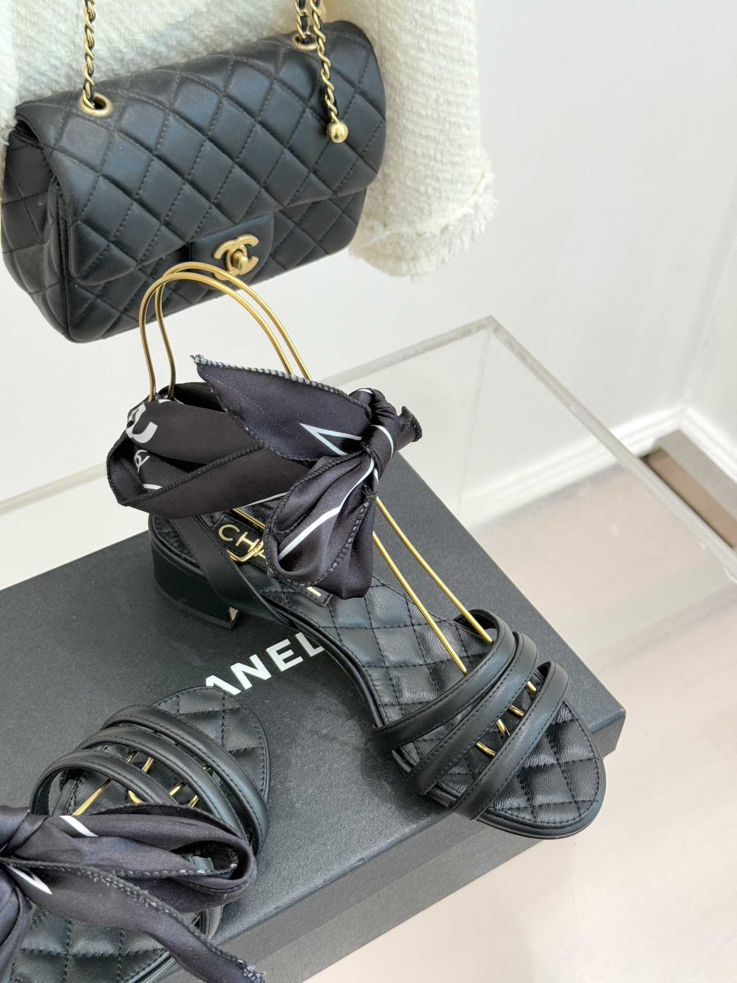 CHANE*｜小香26C新品双C丝带细带凉鞋系列藏着少女感与优雅感的双重惊艳以丝带设计打破经典边界双C元