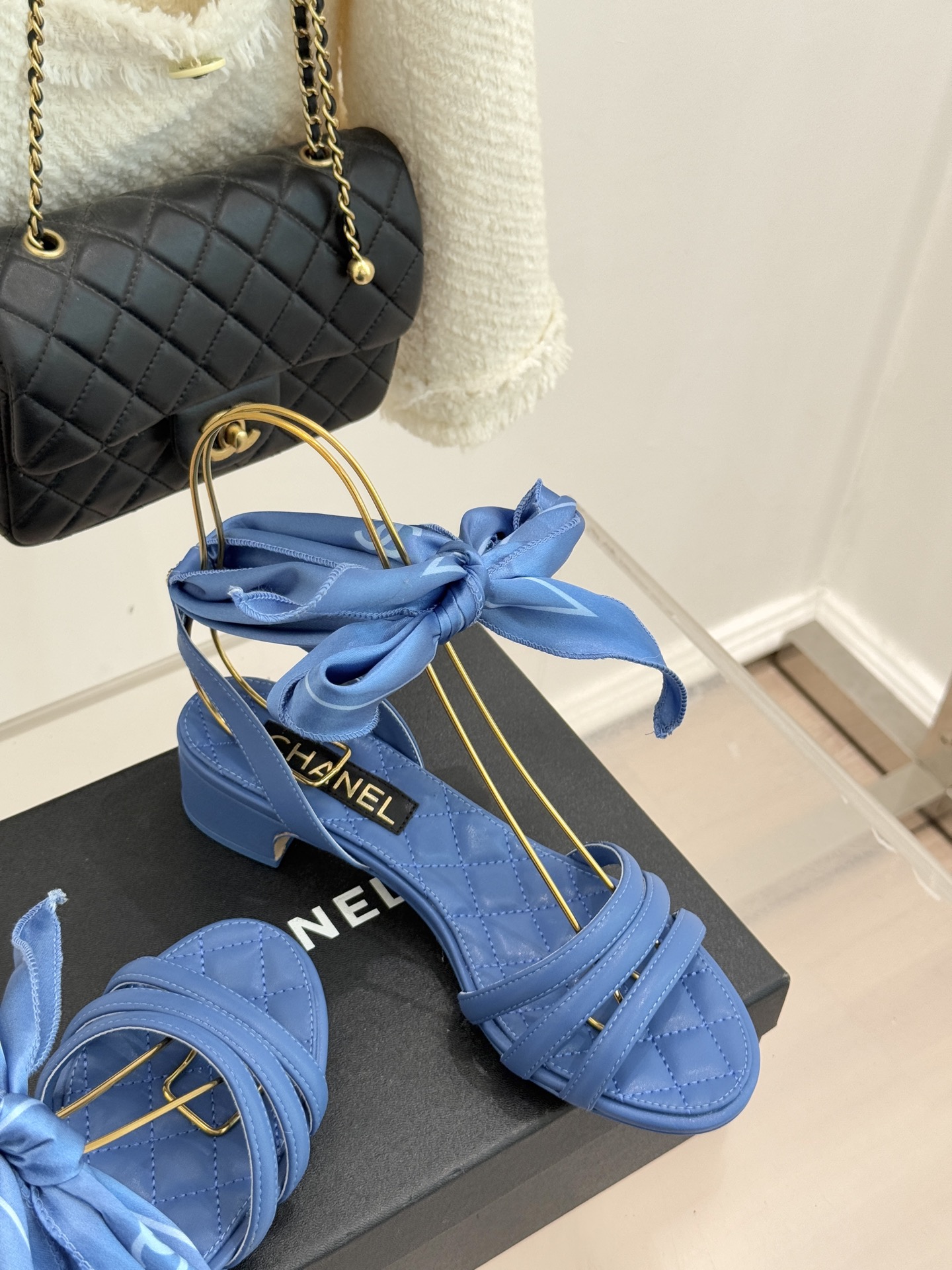 CHANE*｜小香26C新品双C丝带细带凉鞋系列藏着少女感与优雅感的双重惊艳以丝带设计打破经典边界双C元