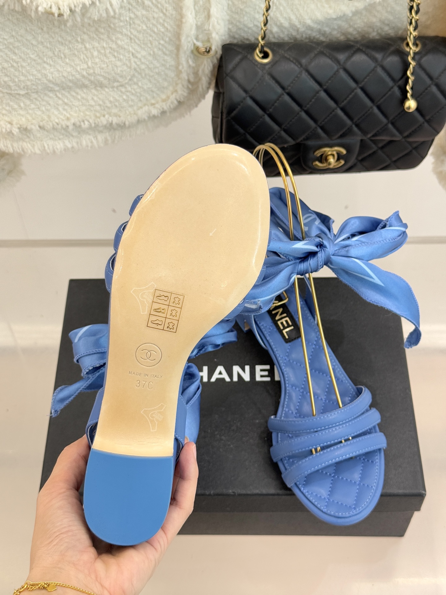 CHANE*｜小香26C新品双C丝带细带凉鞋系列藏着少女感与优雅感的双重惊艳以丝带设计打破经典边界双C元