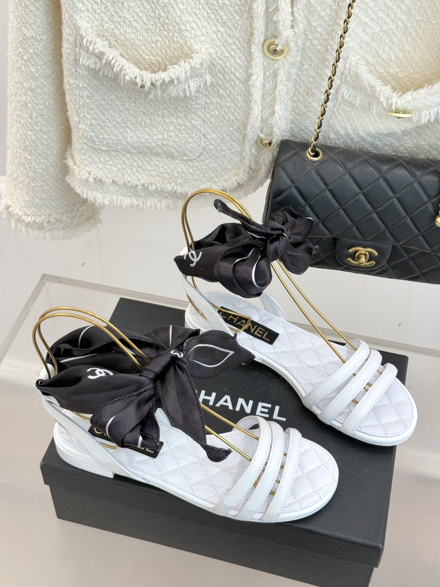 CHANE*｜小香26C新品双C丝带细带凉鞋系列藏着少女感与优雅感的双重惊艳以丝带设计打破经典边界双C元