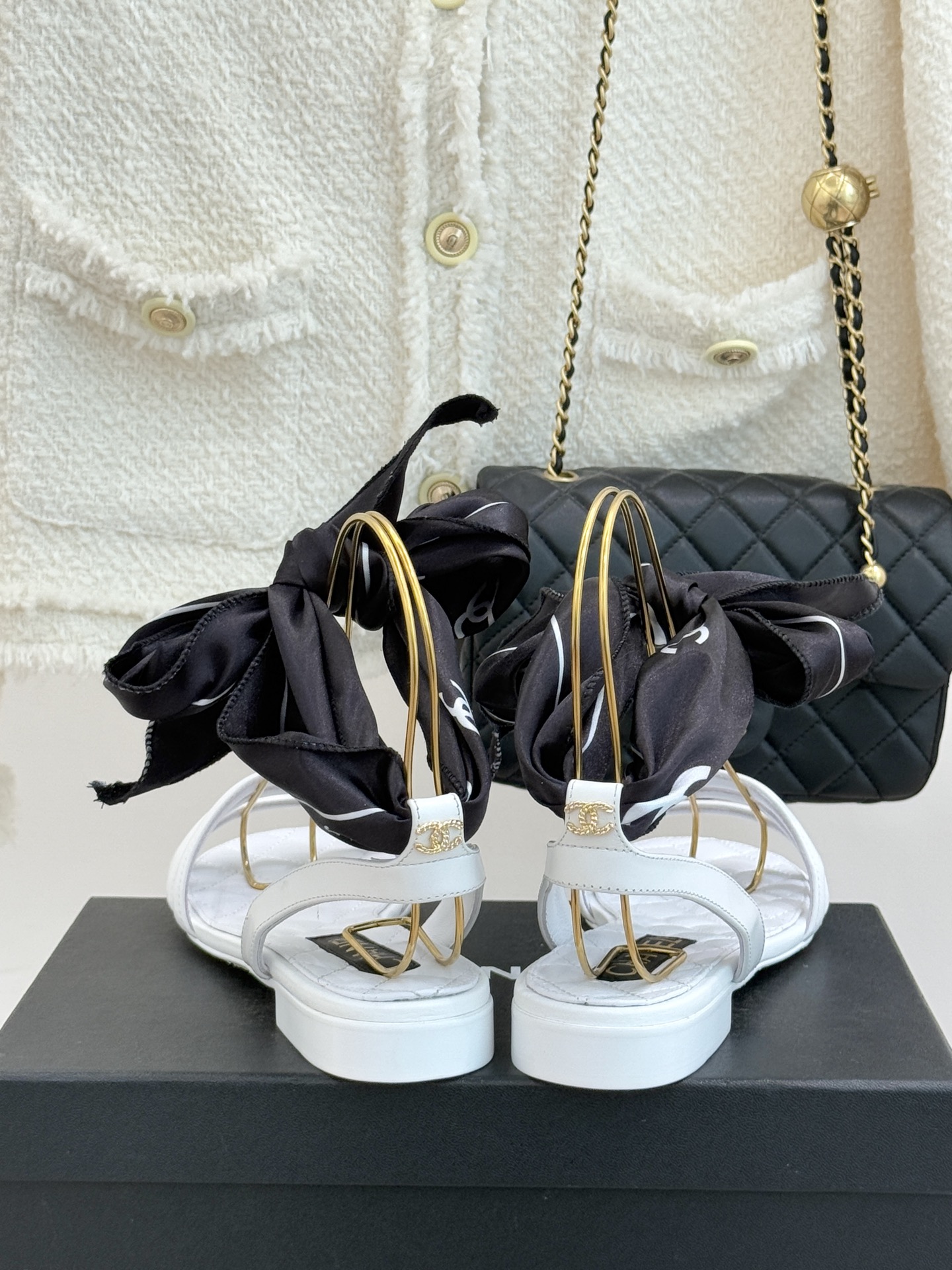 CHANE*｜小香26C新品双C丝带细带凉鞋系列藏着少女感与优雅感的双重惊艳以丝带设计打破经典边界双C元