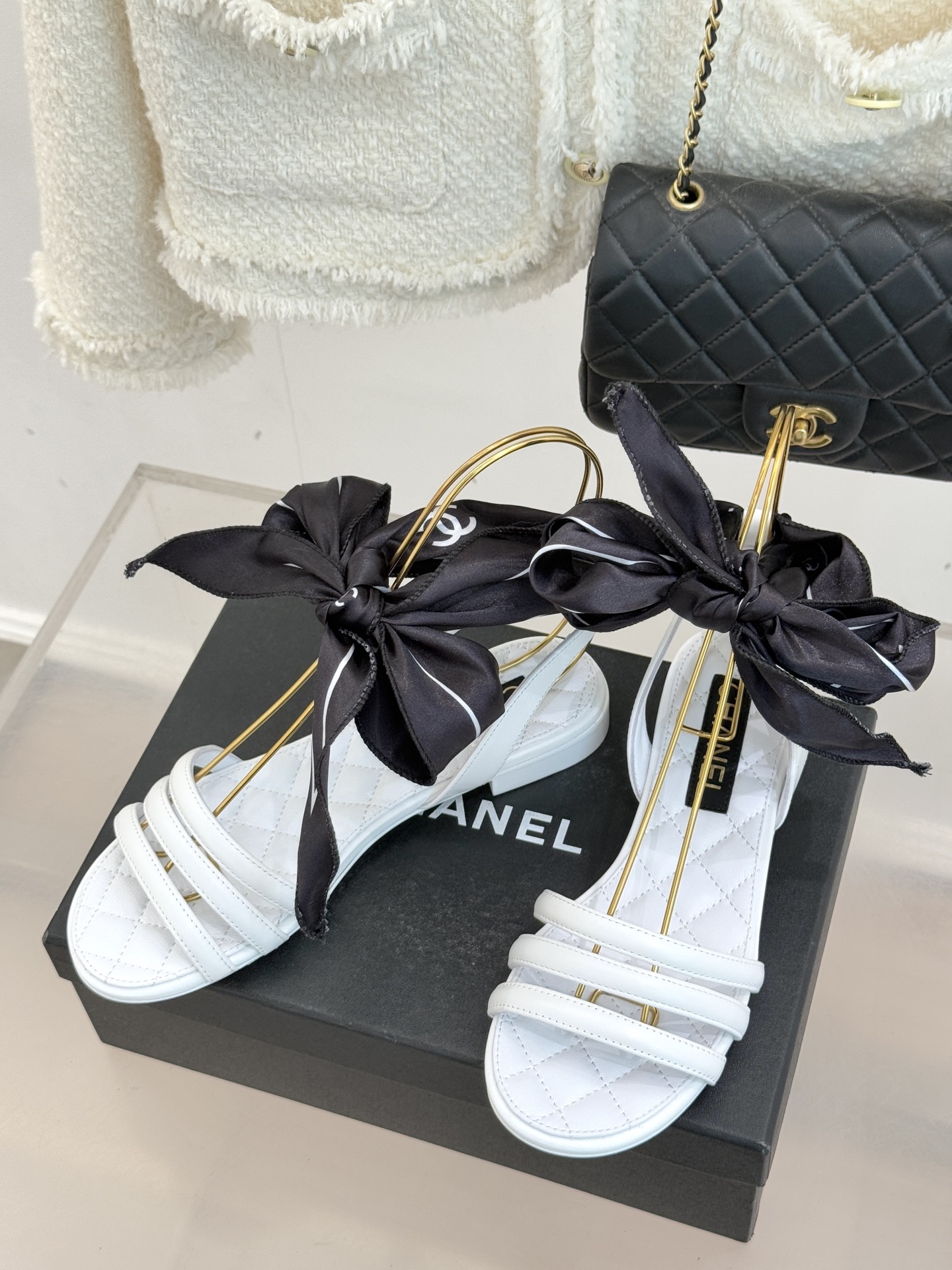 CHANE*｜小香26C新品双C丝带细带凉鞋系列藏着少女感与优雅感的双重惊艳以丝带设计打破经典边界双C元