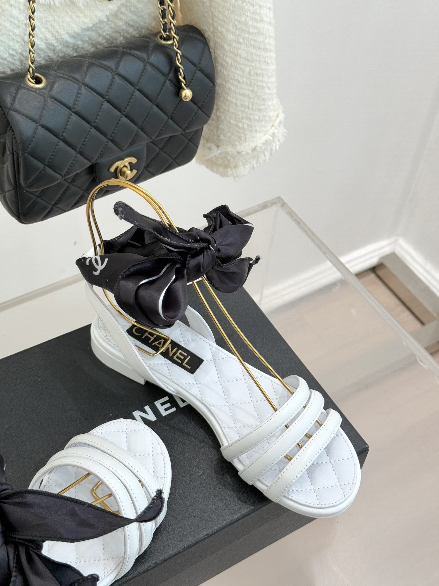 CHANE*｜小香26C新品双C丝带细带凉鞋系列藏着少女感与优雅感的双重惊艳以丝带设计打破经典边界双C元