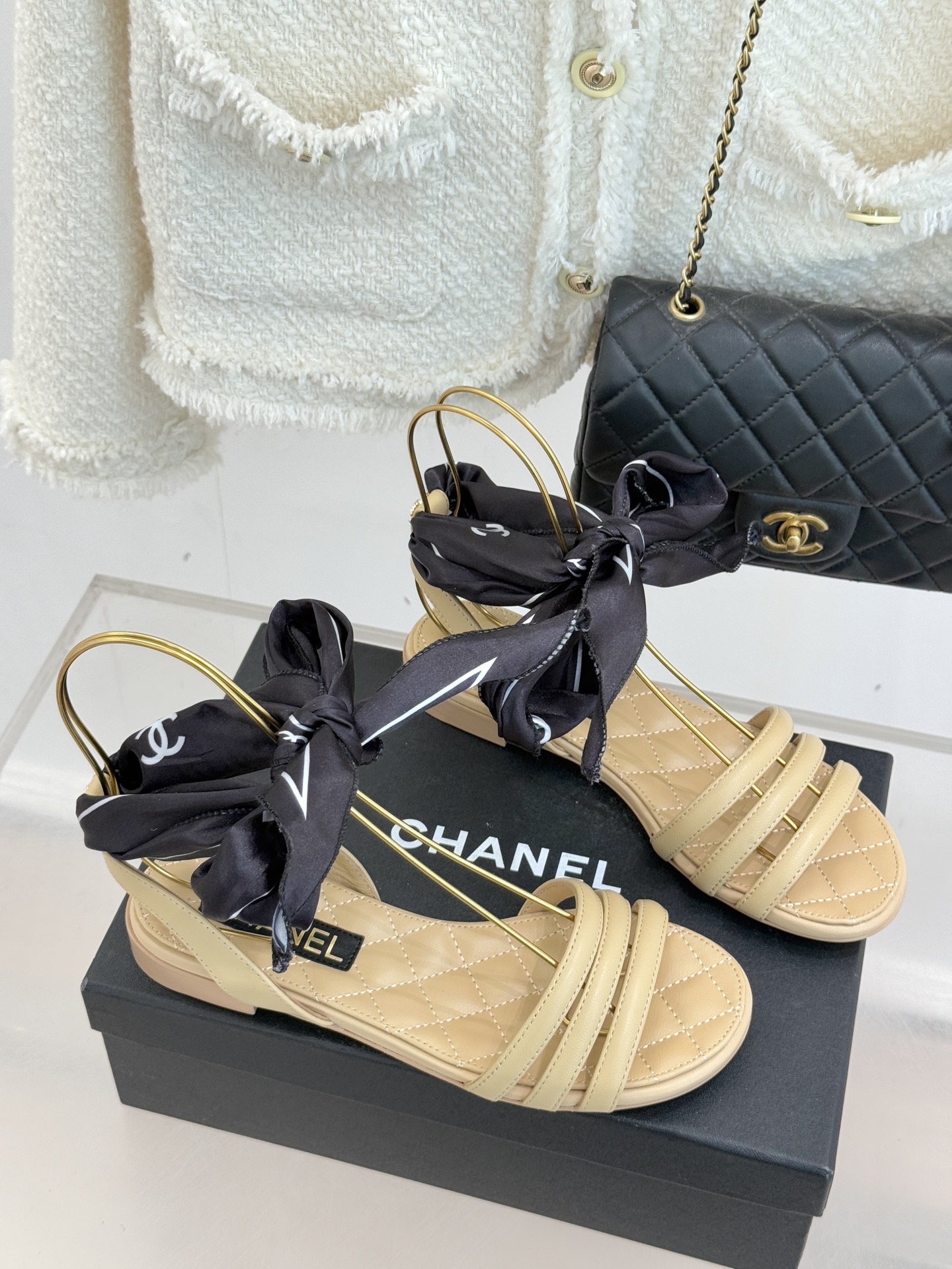 CHANE*｜小香26C新品双C丝带细带凉鞋系列藏着少女感与优雅感的双重惊艳以丝带设计打破经典边界双C元