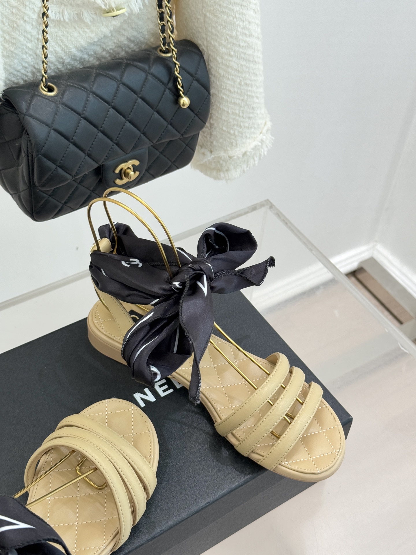 CHANE*｜小香26C新品双C丝带细带凉鞋系列藏着少女感与优雅感的双重惊艳以丝带设计打破经典边界双C元