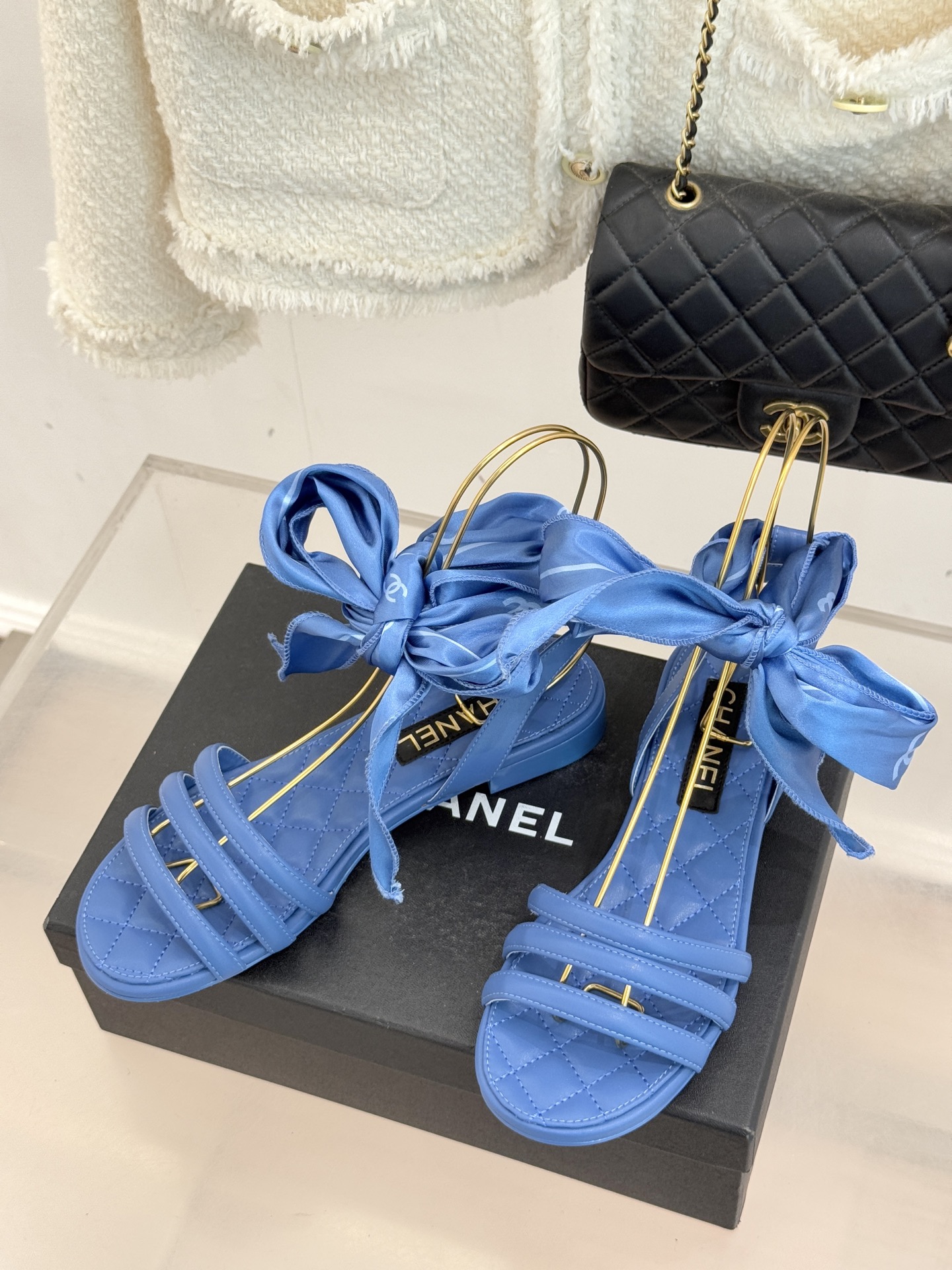 CHANE*｜小香26C新品双C丝带细带凉鞋系列藏着少女感与优雅感的双重惊艳以丝带设计打破经典边界双C元