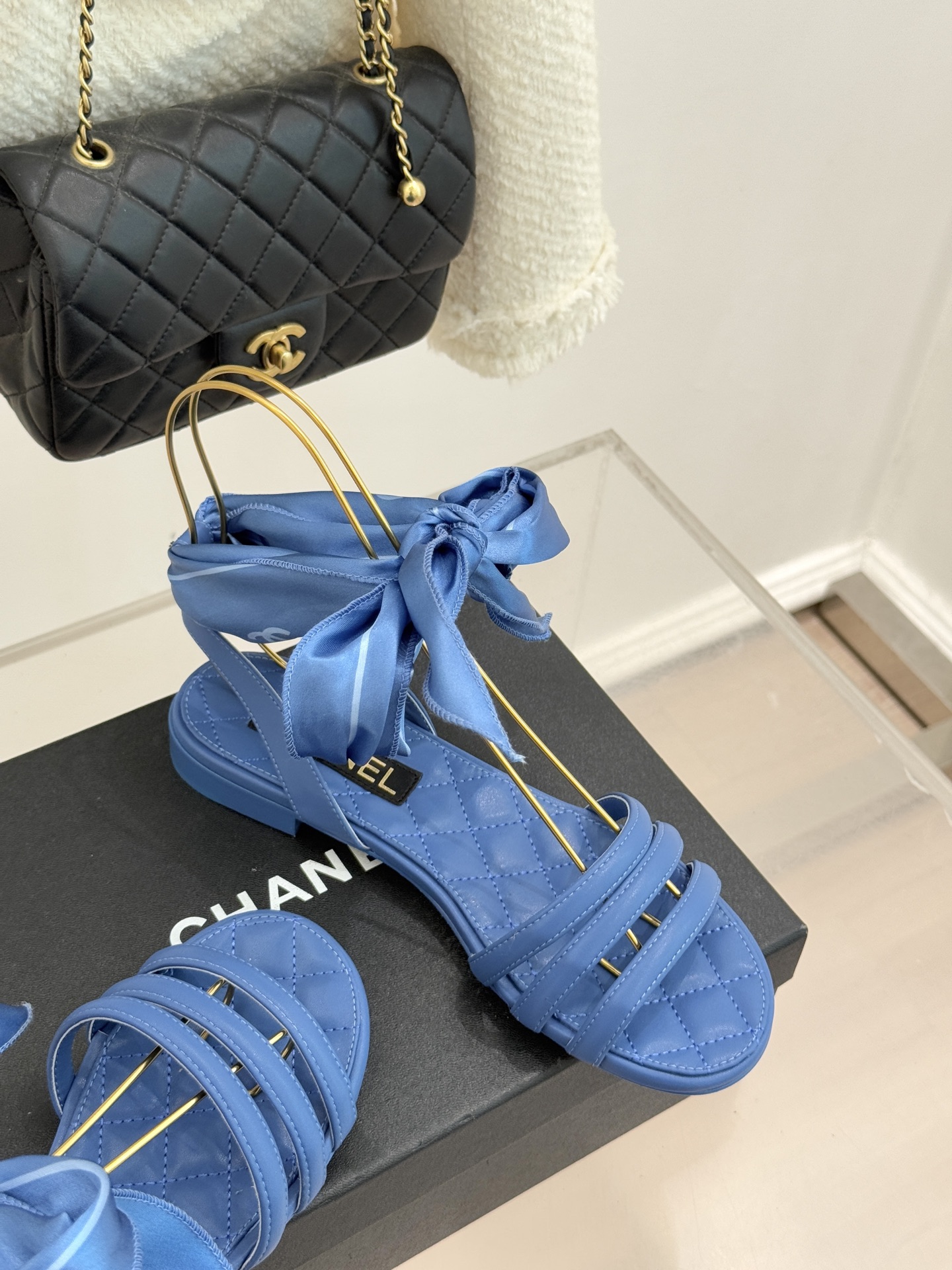 CHANE*｜小香26C新品双C丝带细带凉鞋系列藏着少女感与优雅感的双重惊艳以丝带设计打破经典边界双C元