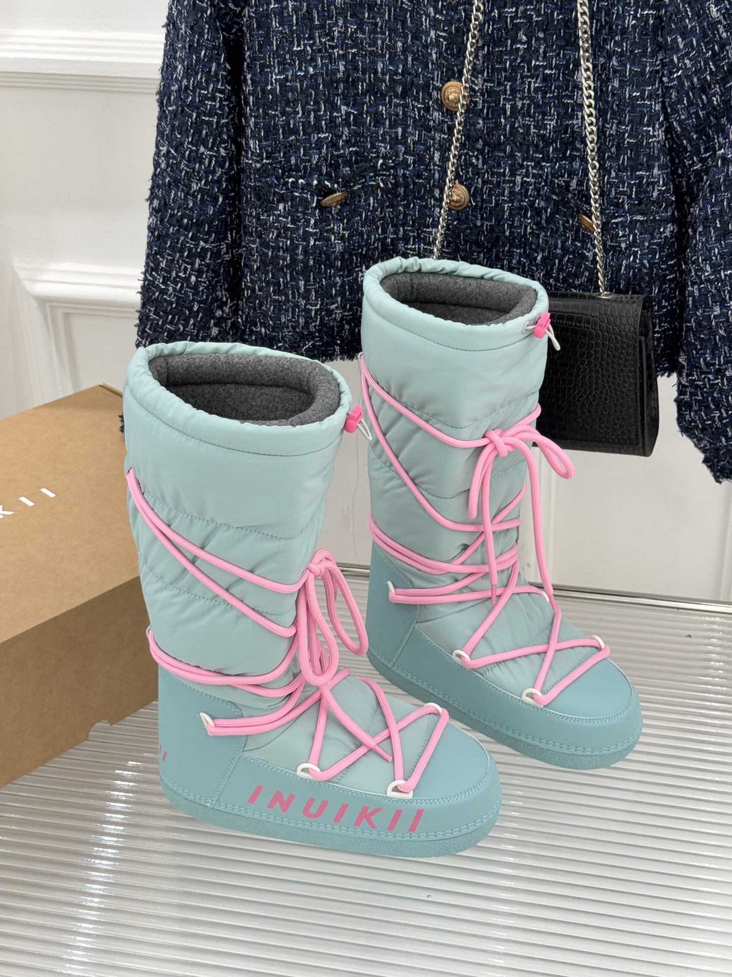 INUIKII经典秋冬秀款绑带羽绒靴滑雪鞋 雪地靴 当瑞士阿尔卑斯的冰雪与法式摩登美学相撞 这款雪地靴便以全能实力惊艳冬