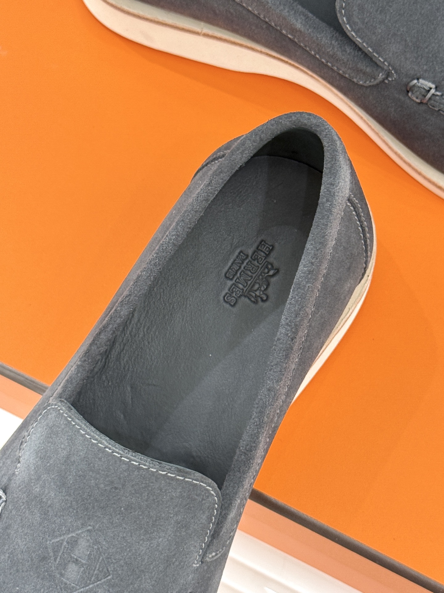 男码＋10Hermès/爱马仕25WF新品复古情侣款乐福鞋爱情—是岁月长河里的熠熠星辰而这双乐福鞋则是这